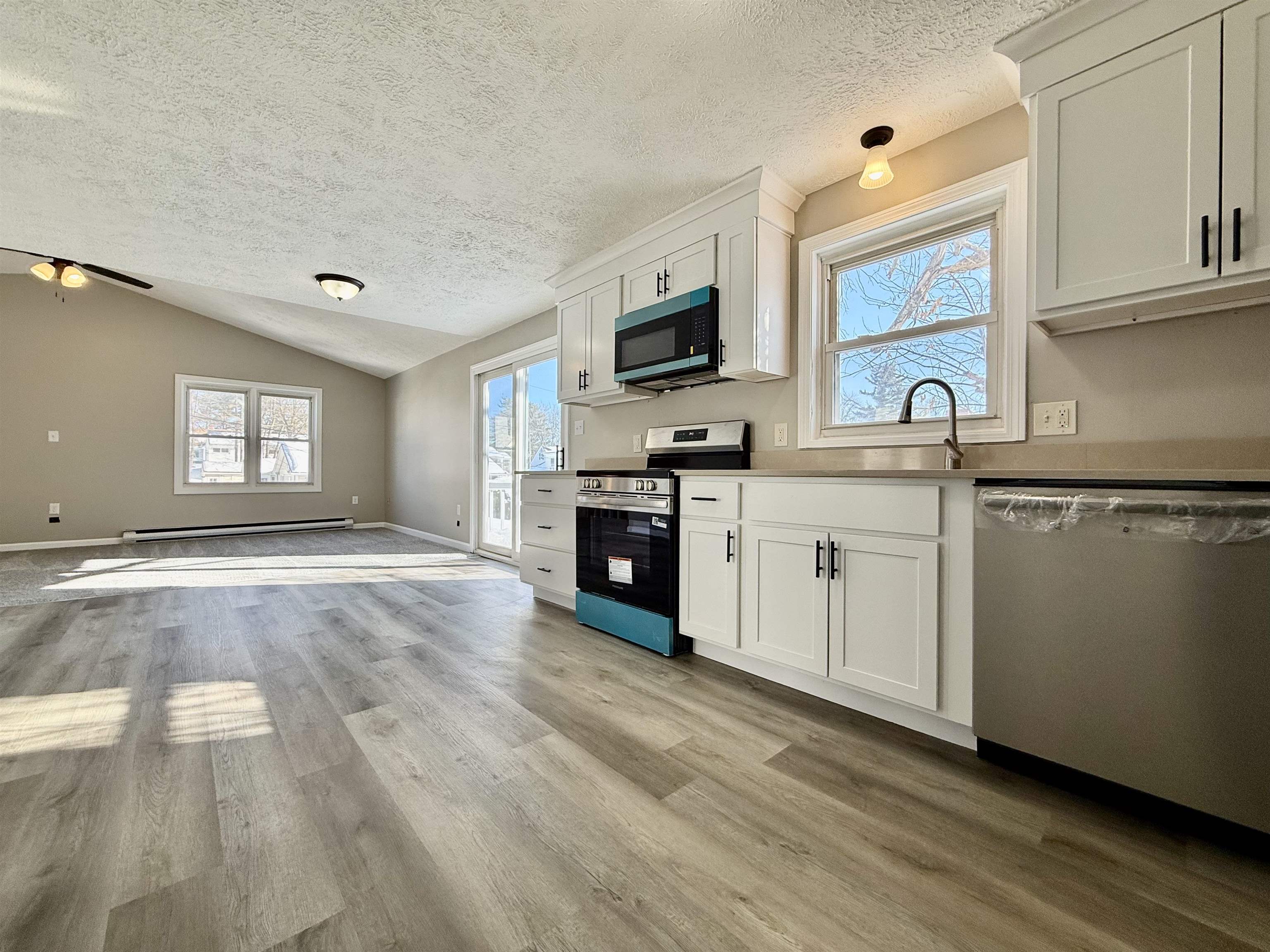 186 Grand Ave, Manchester, NH 03109