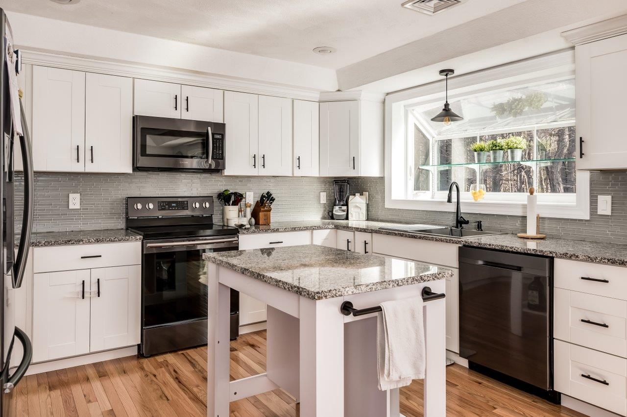 Homes for sale in Hampton, NH | 157 Timber Swamp Rd, Hampton, NH 03842 | MLS# 5075656