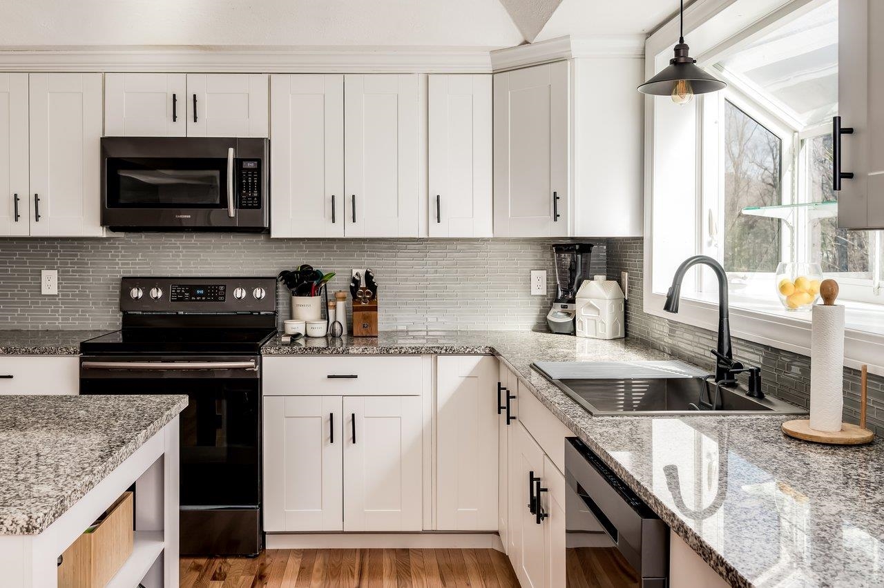 Homes for sale in Hampton, NH | 157 Timber Swamp Rd, Hampton, NH 03842 | MLS# 5075656