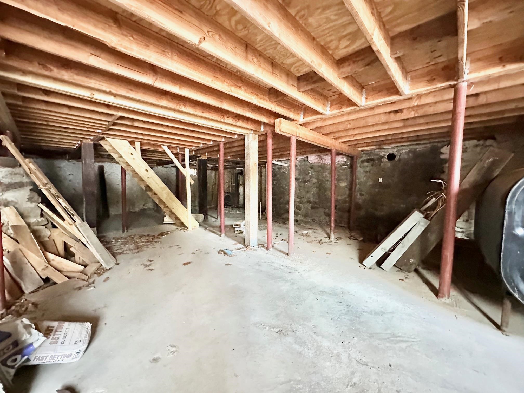 34 New Rd, Weare, NH 03281