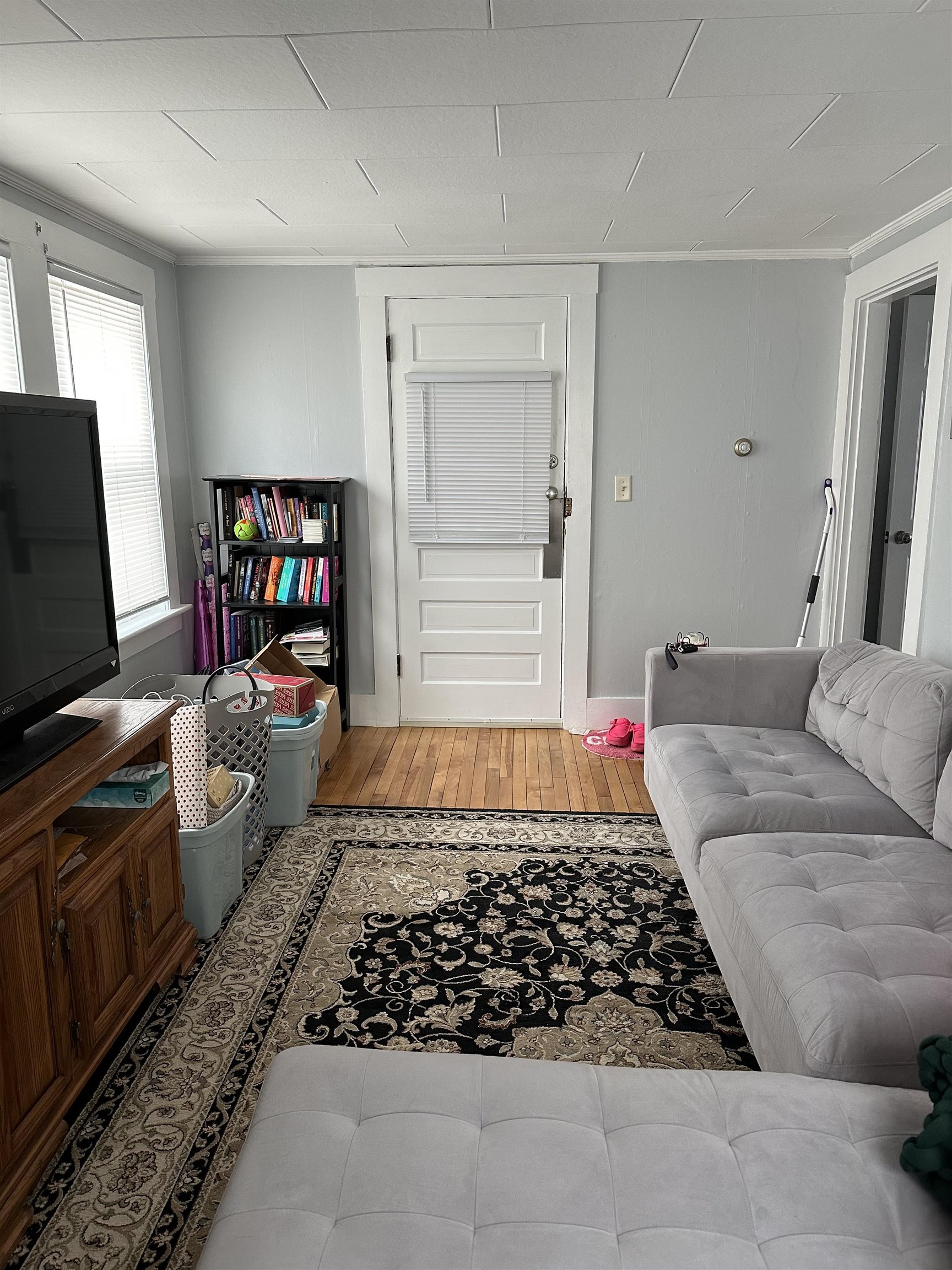 53 Gilford Avenue — photo 1