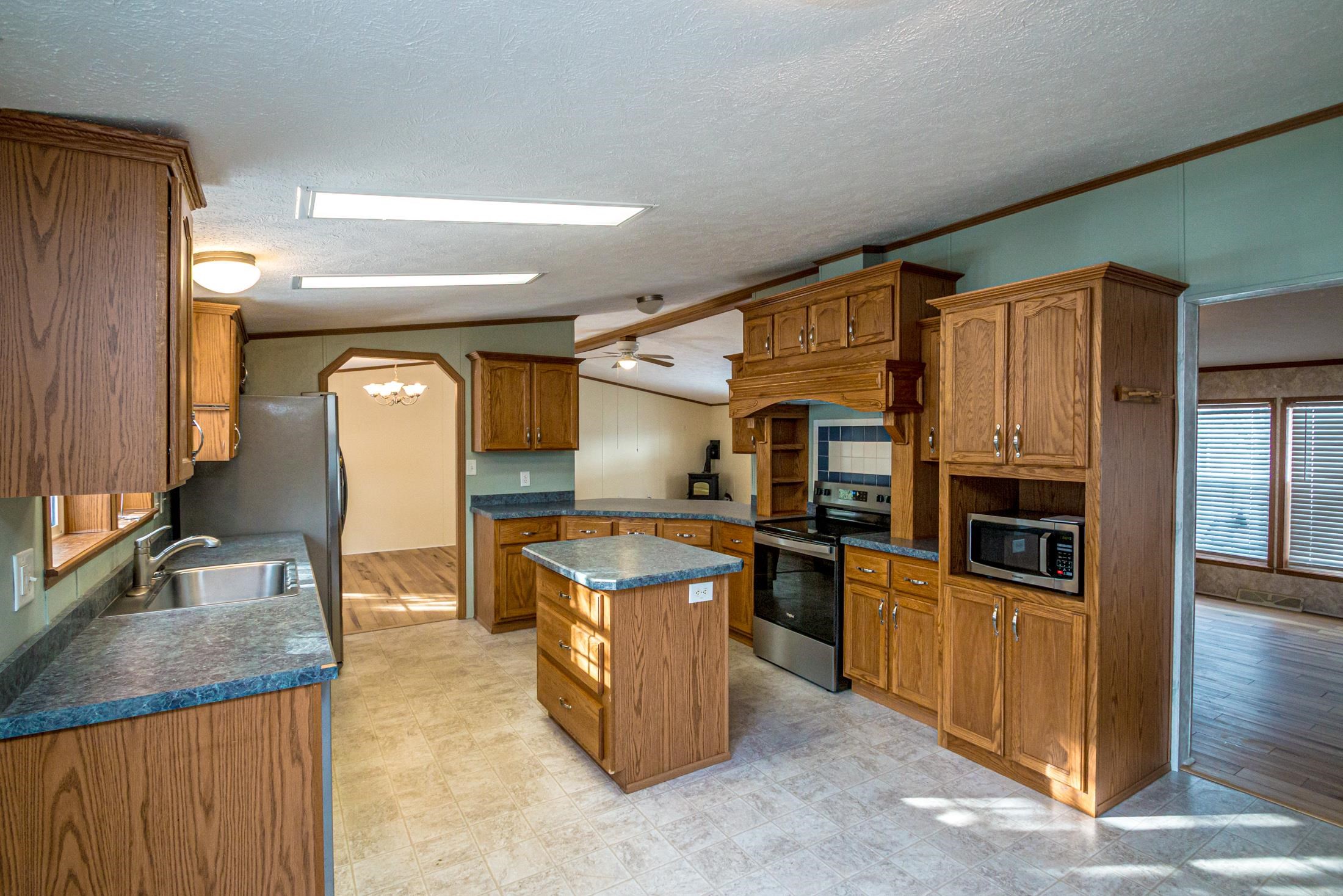 15 Lighthouse Ln, Conway, NH 03254