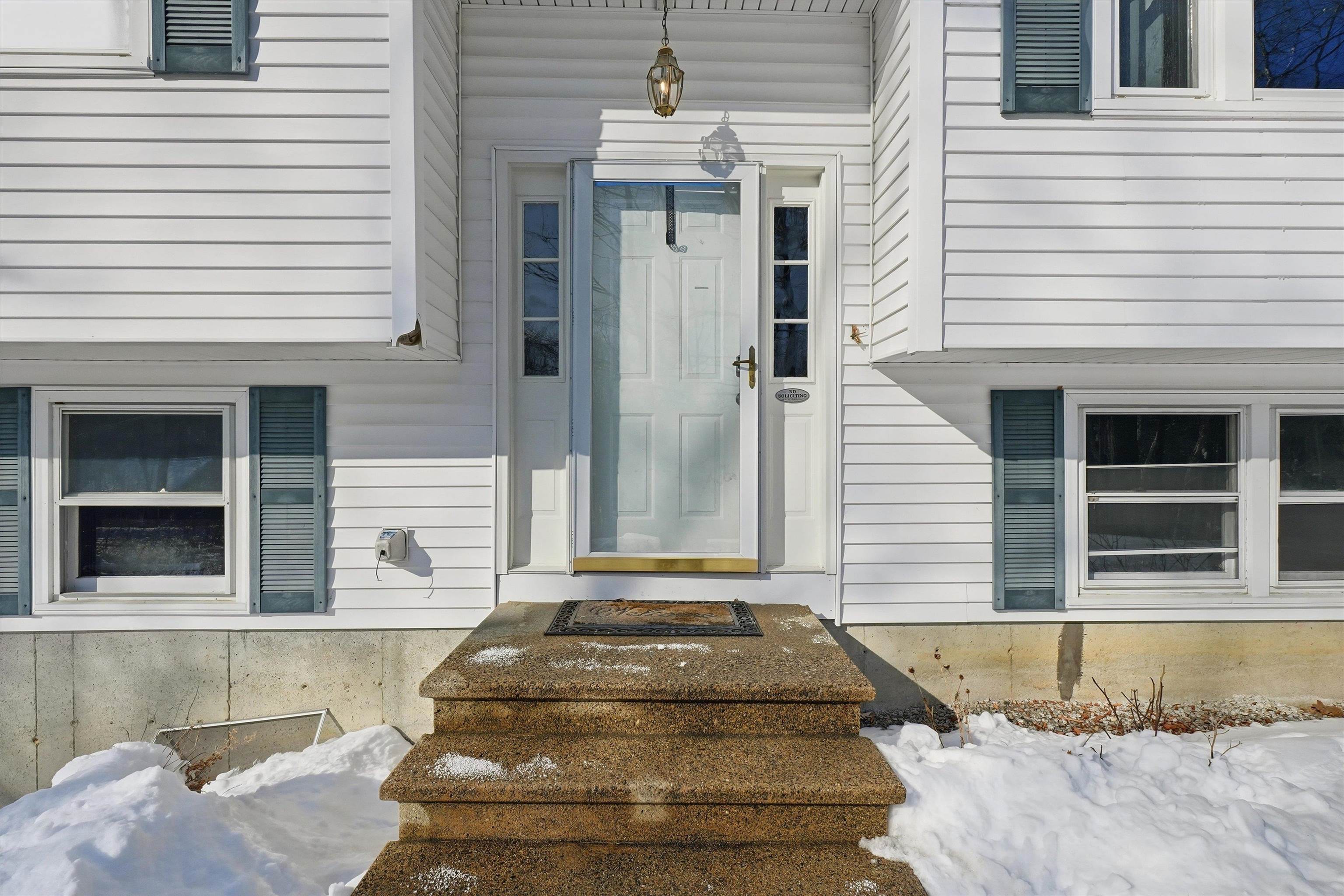 5 Richard Ct, Raymond, NH 03077