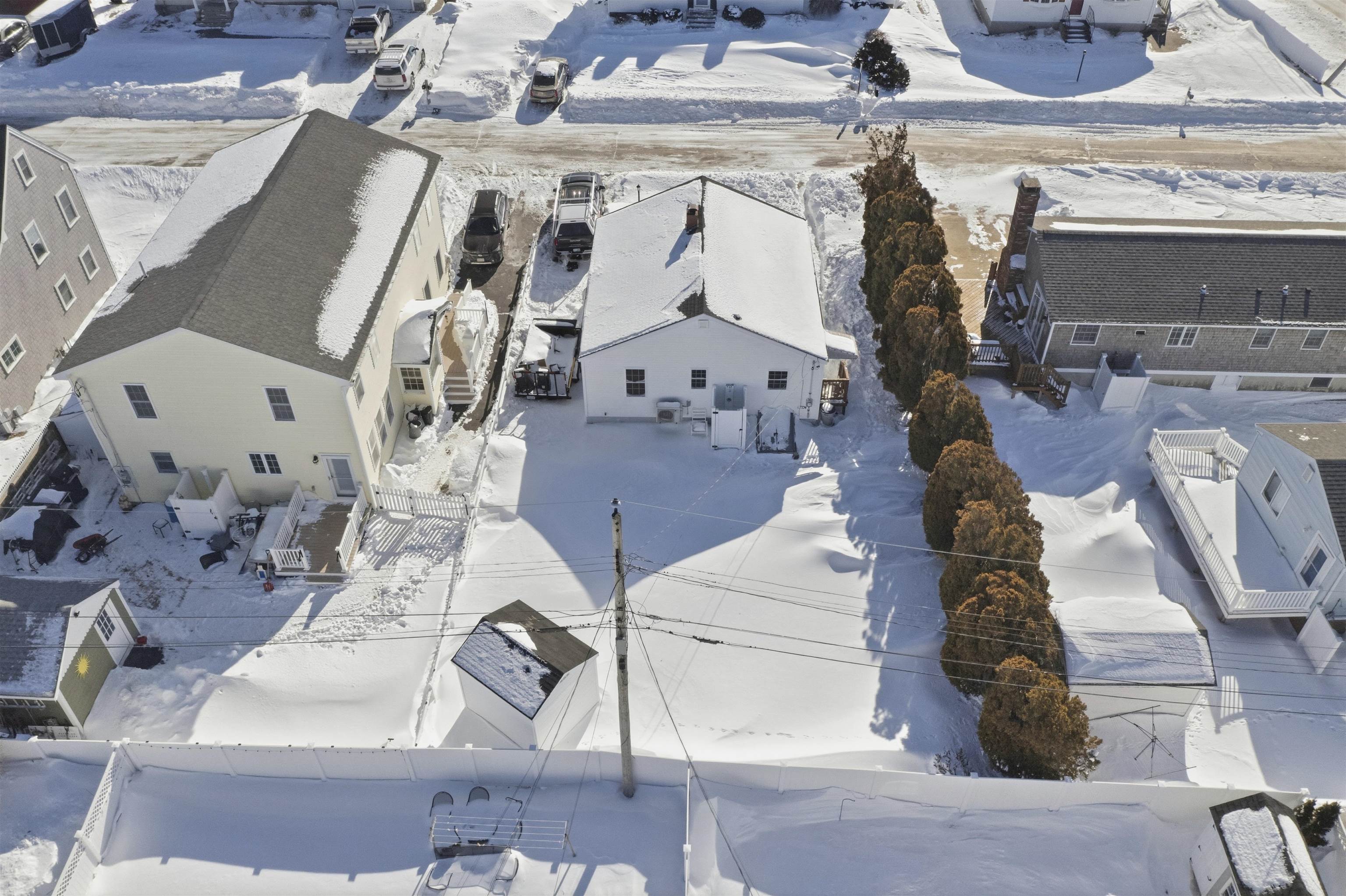 3 Tyngsboro St, Seabrook, NH 03874