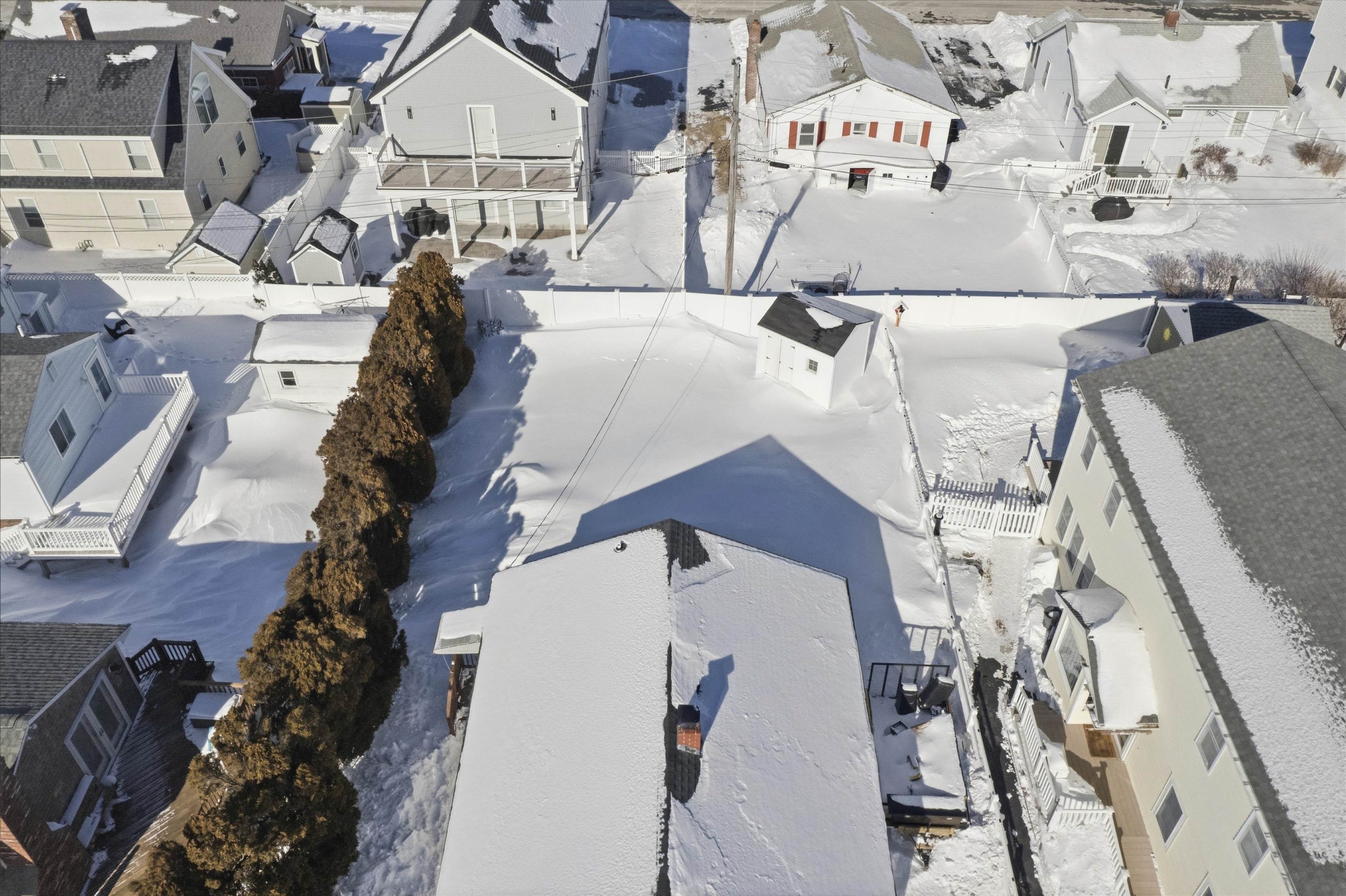 3 Tyngsboro St, Seabrook, NH 03874