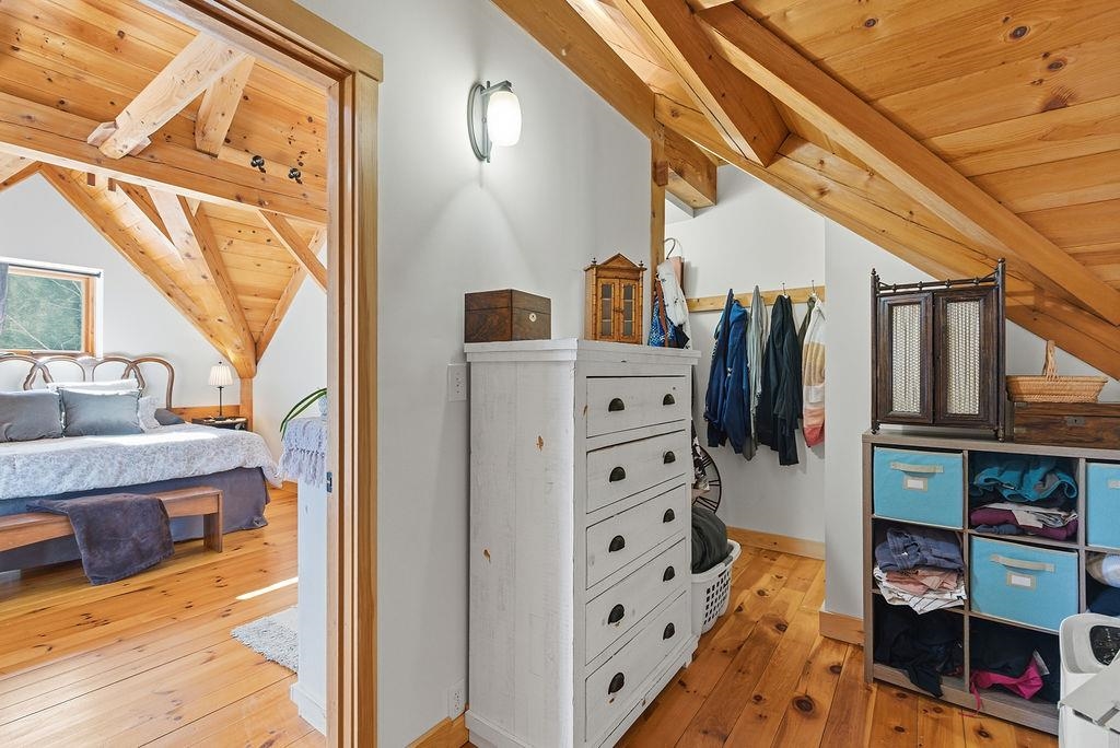 Primary Walk-In Closet 24679034