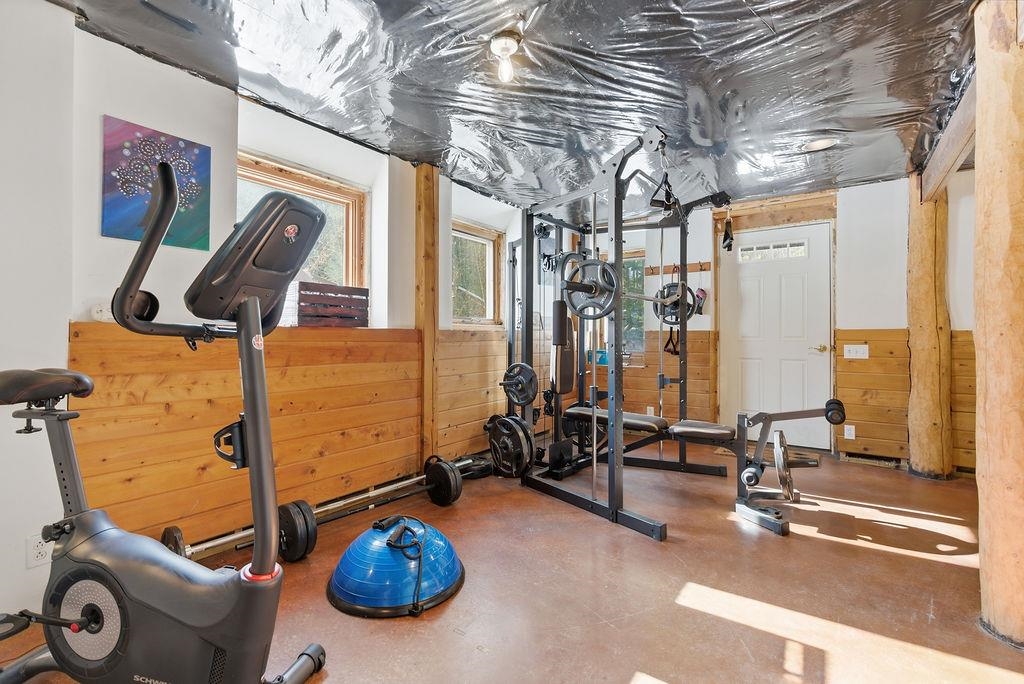 Exercise Room 24679064