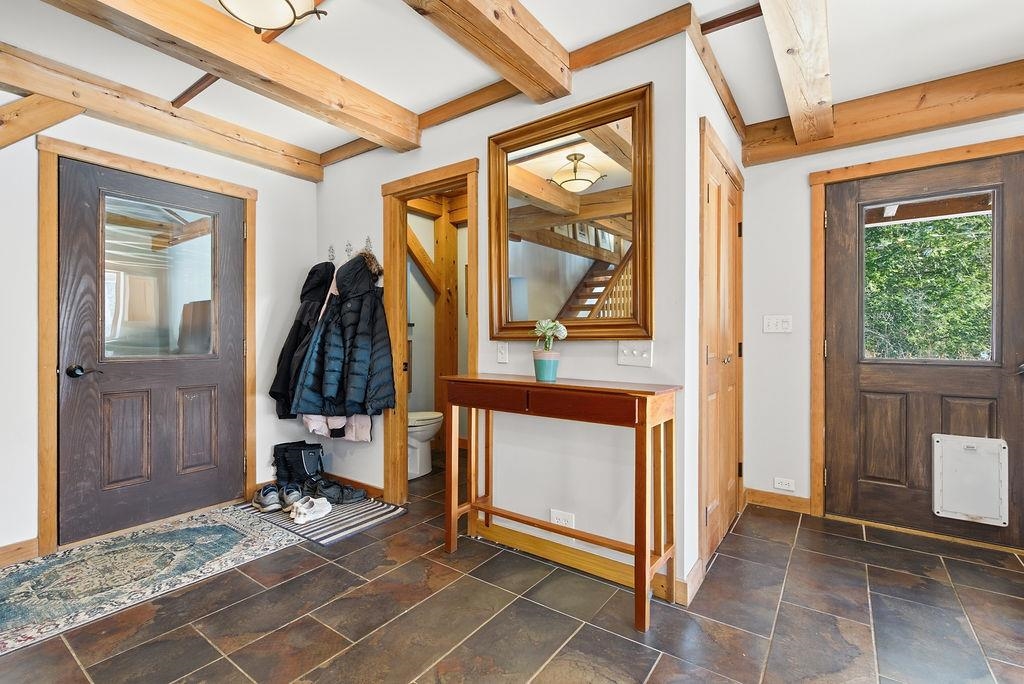 Beautful Entry and Bathroom to left 24679124