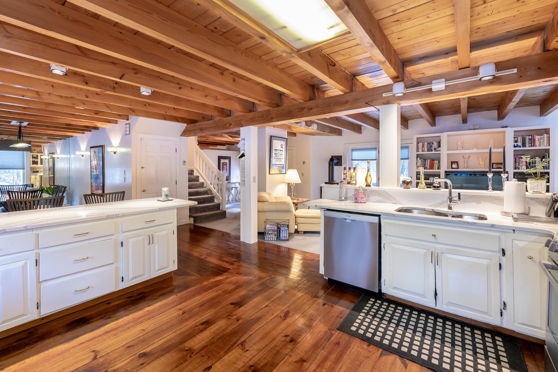 490 Meredith Center Rd, Laconia, NH 03246