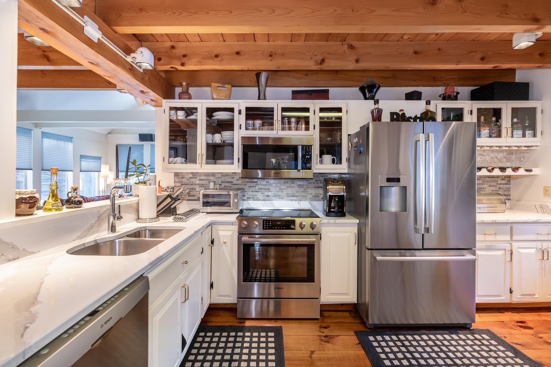 490 Meredith Center Rd, Laconia, NH 03246