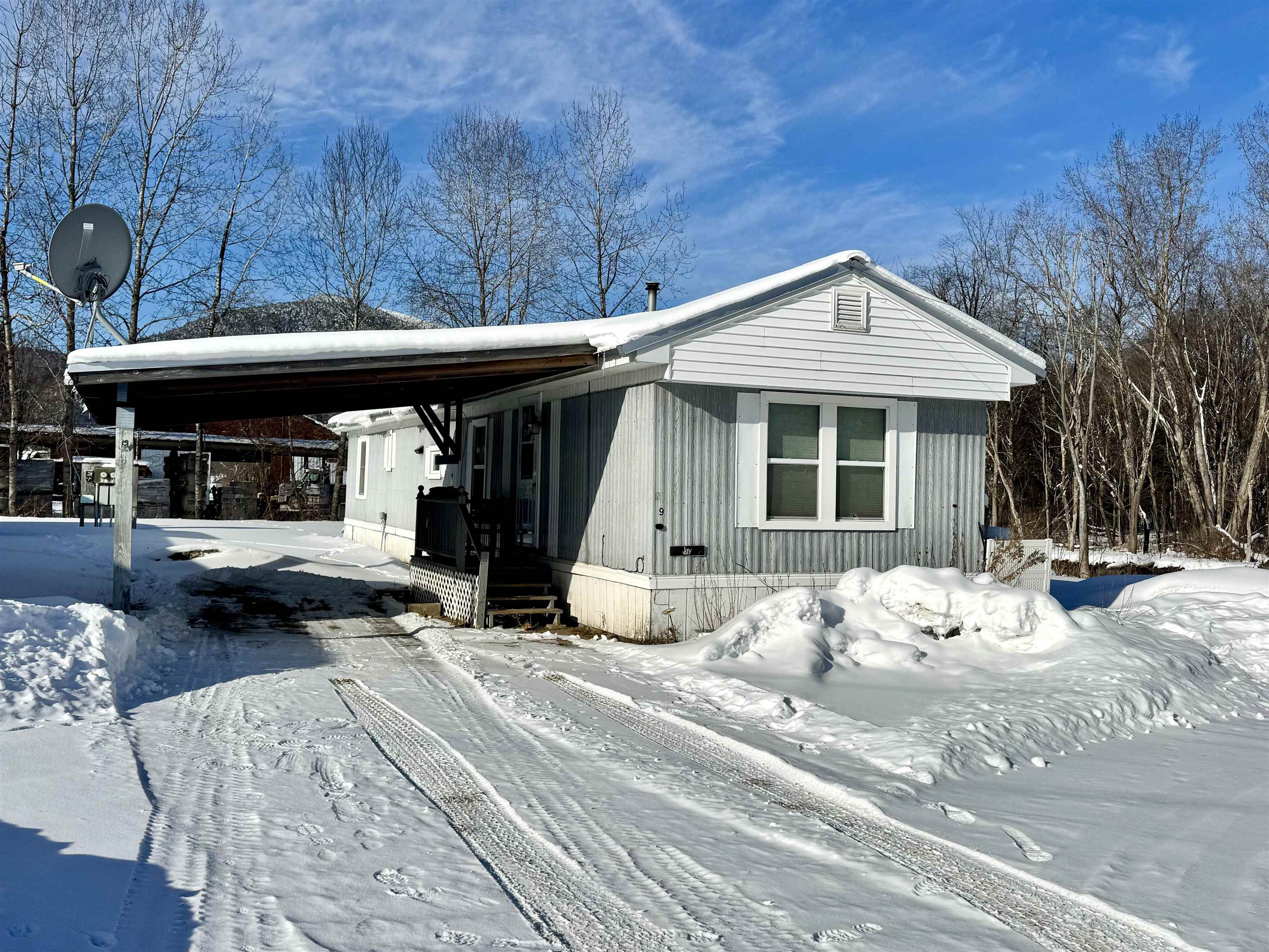 9 Birch St, Colebrook, NH 03576