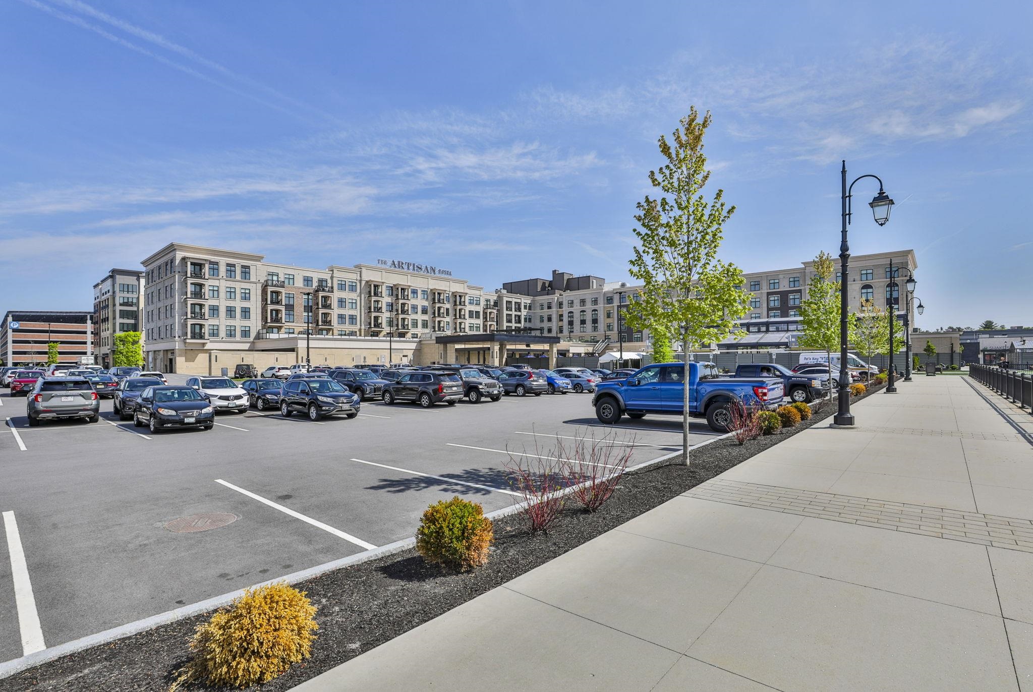 18 Artisan Dr, Salem, NH 03079