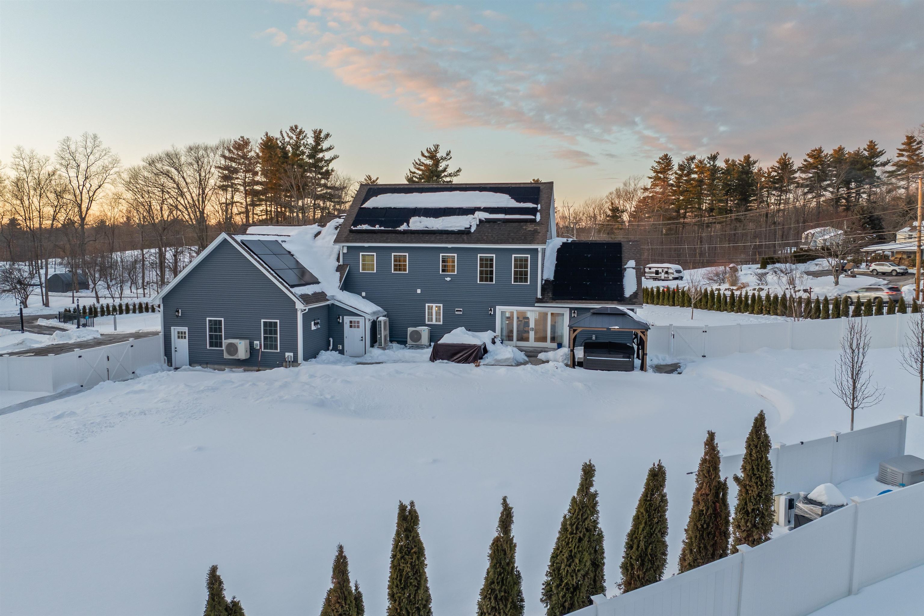 3 Pages Ln, Atkinson, NH 03811