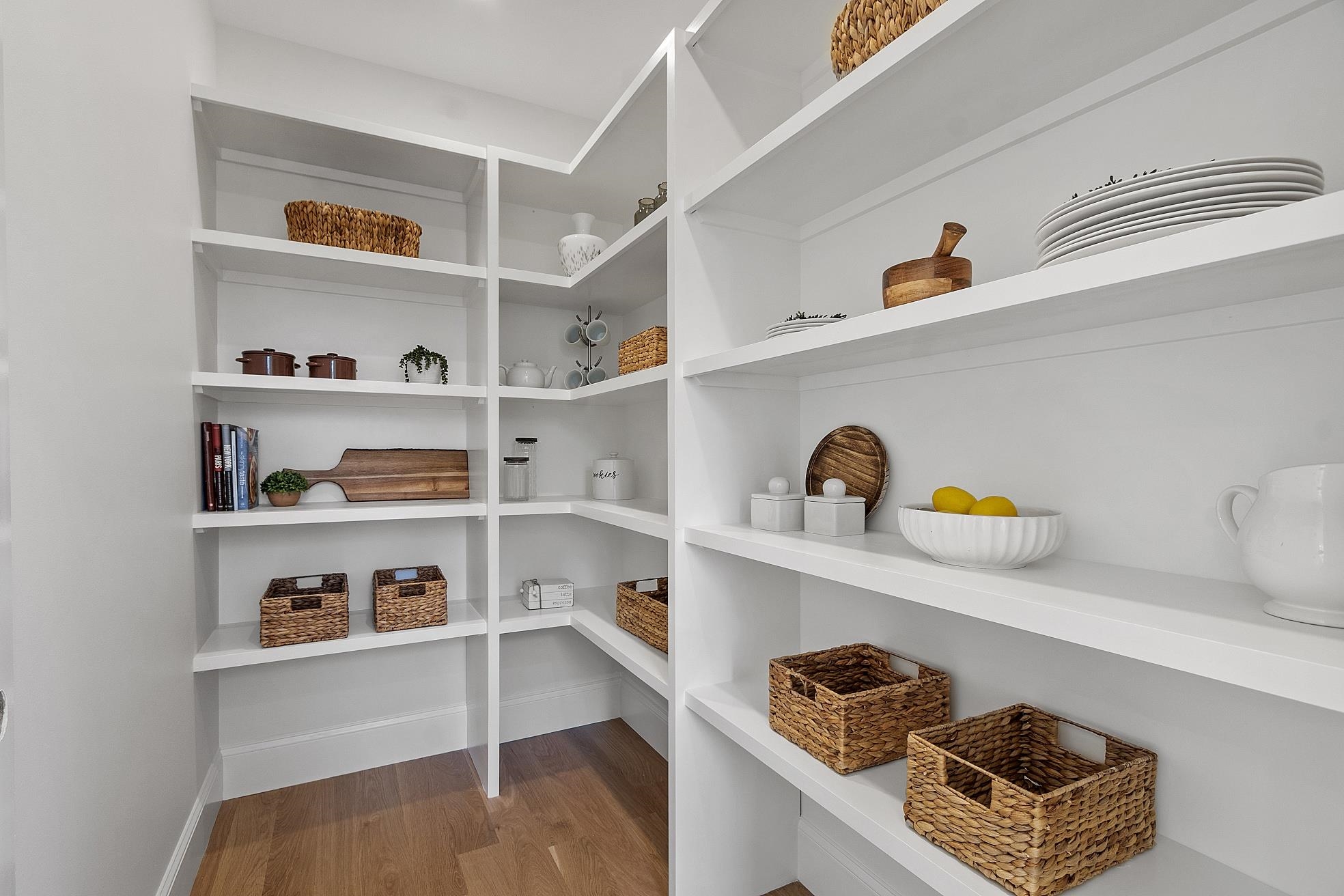 18 Sprague Mill Rd, Bedford, NH 03110