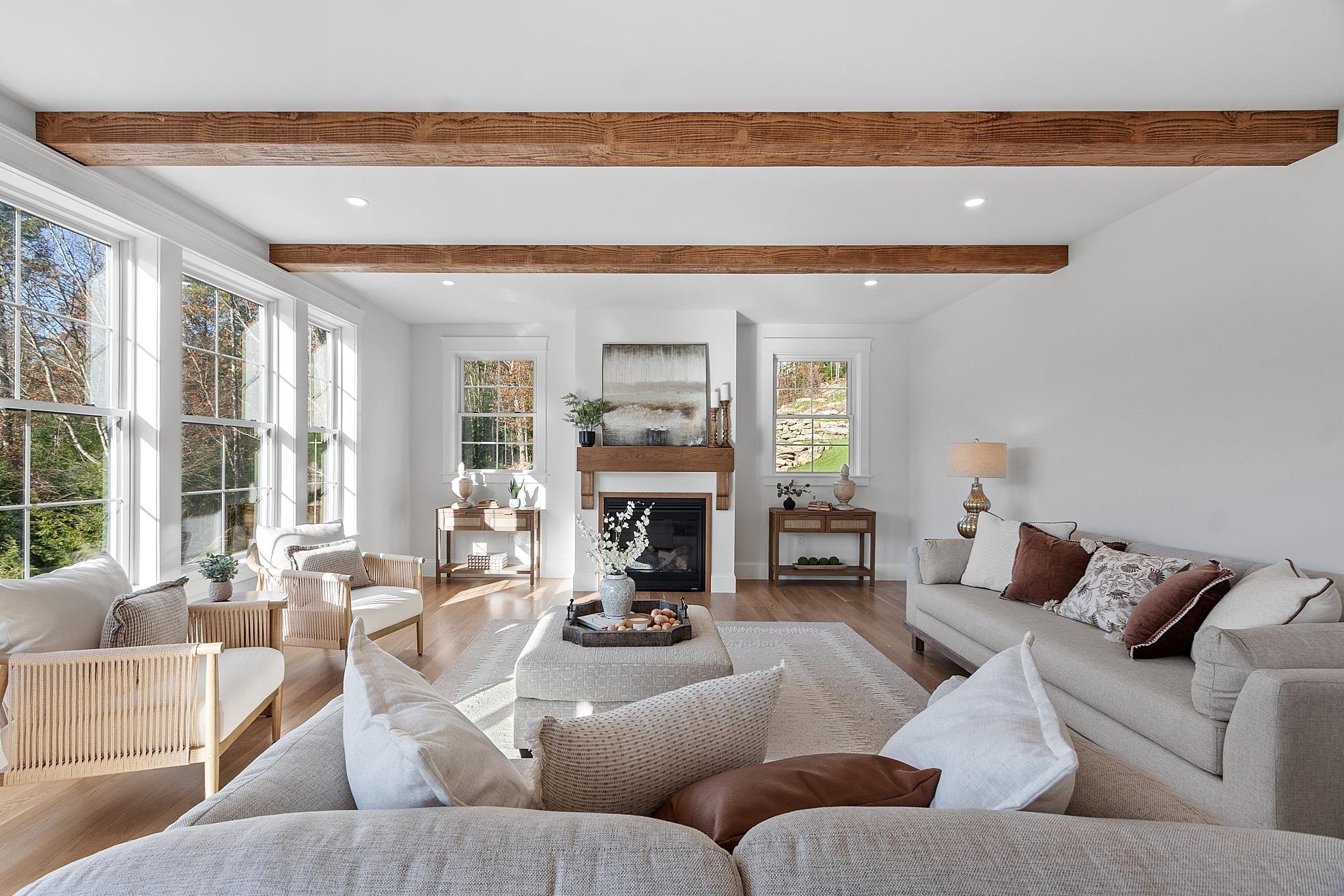 18 Sprague Mill Rd, Bedford, NH 03110