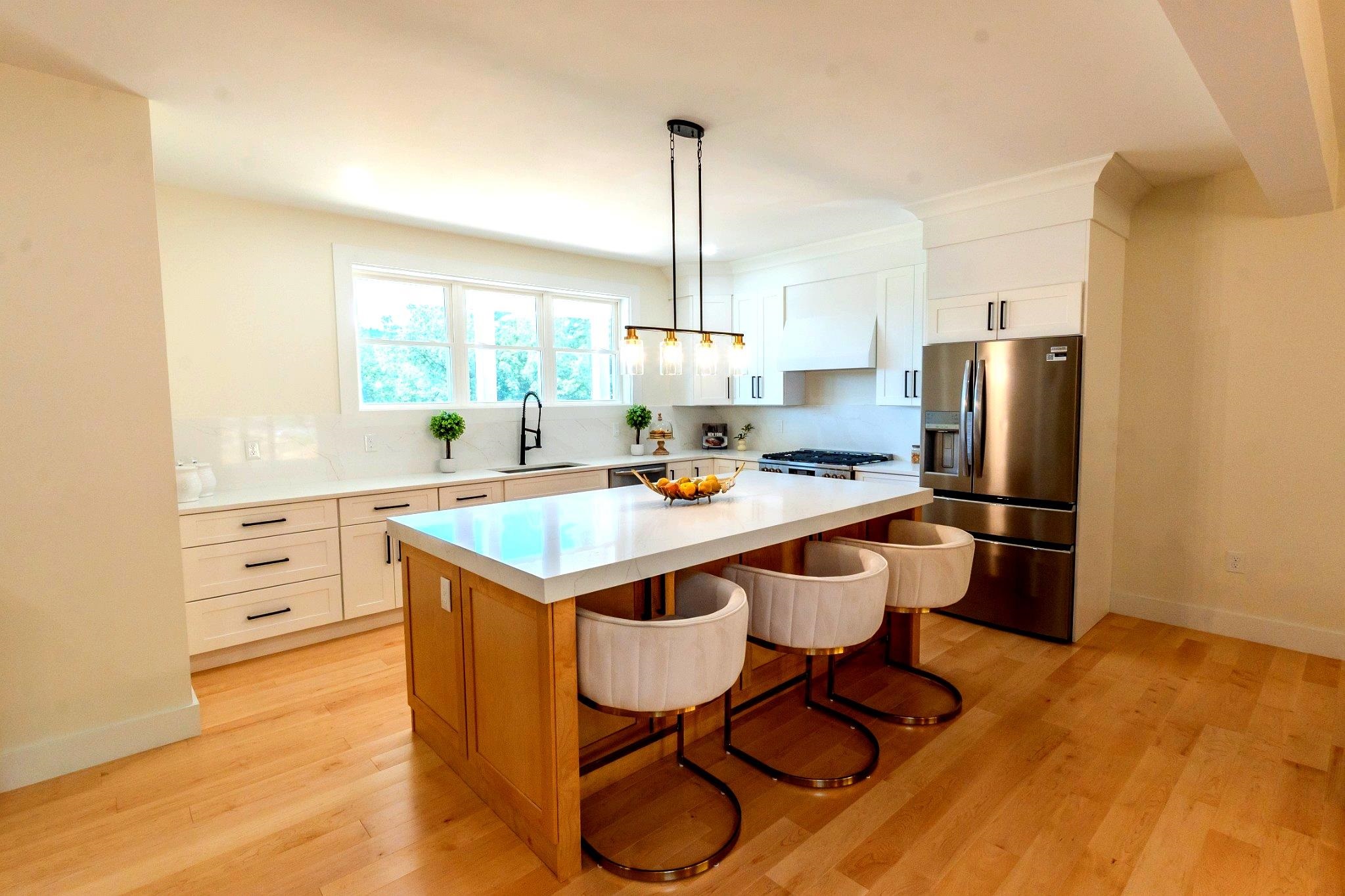 55 Indian Rock Rd, Bedford, NH 03110-4219