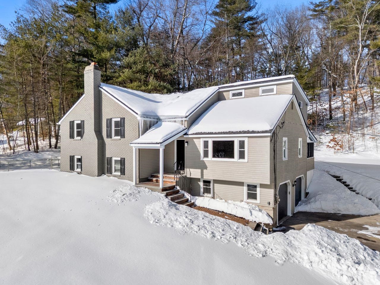 24 Beechwood Rd, Hudson, NH 03051
