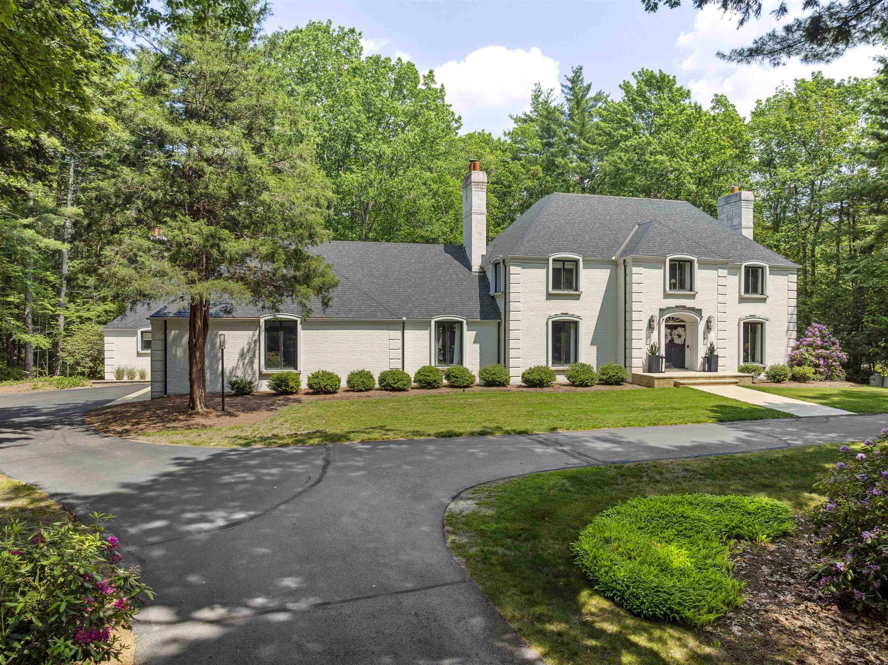 27 Nathan Lord Rd, Amherst, NH 03031