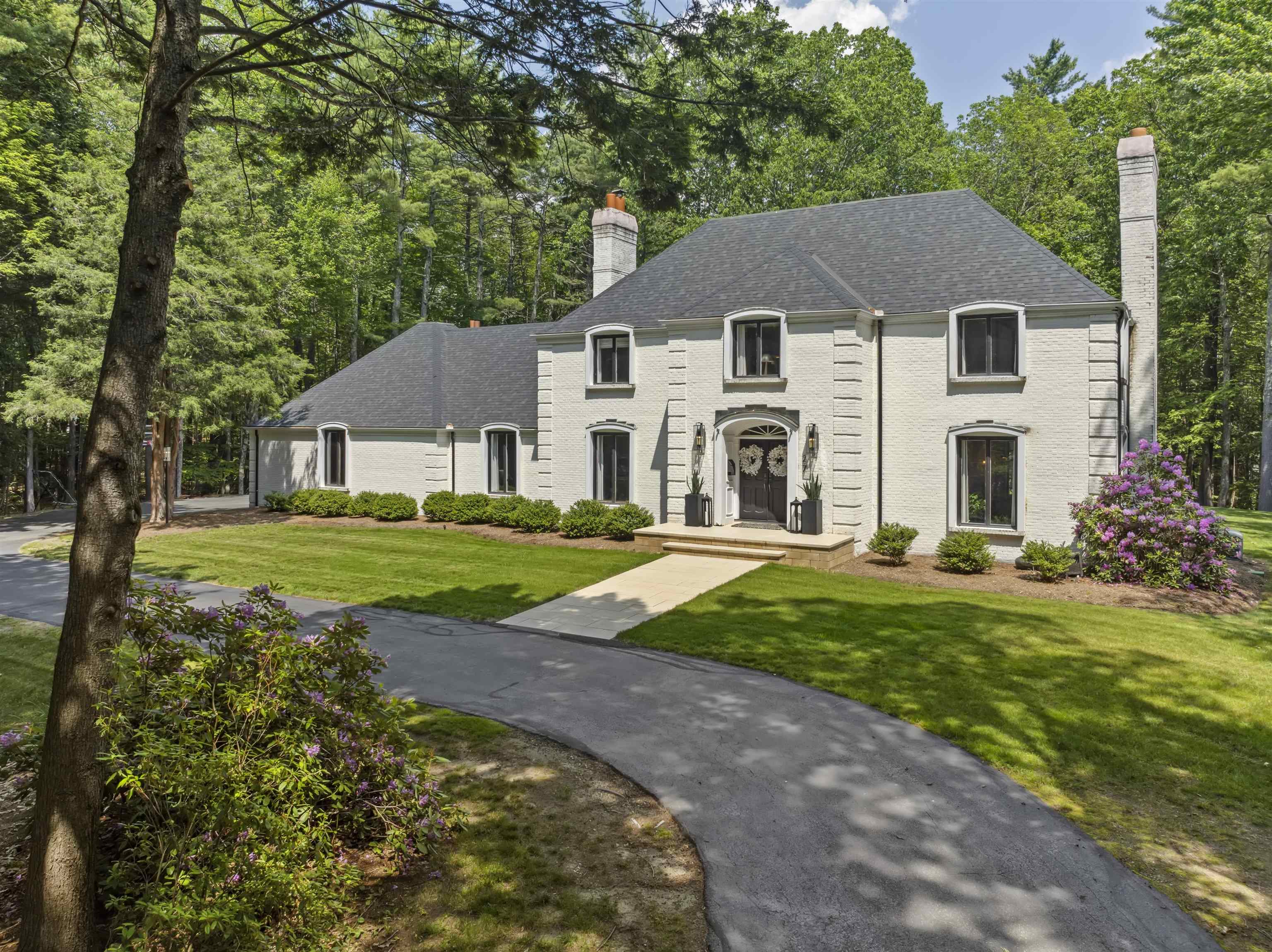 27 Nathan Lord Rd, Amherst, NH 03031