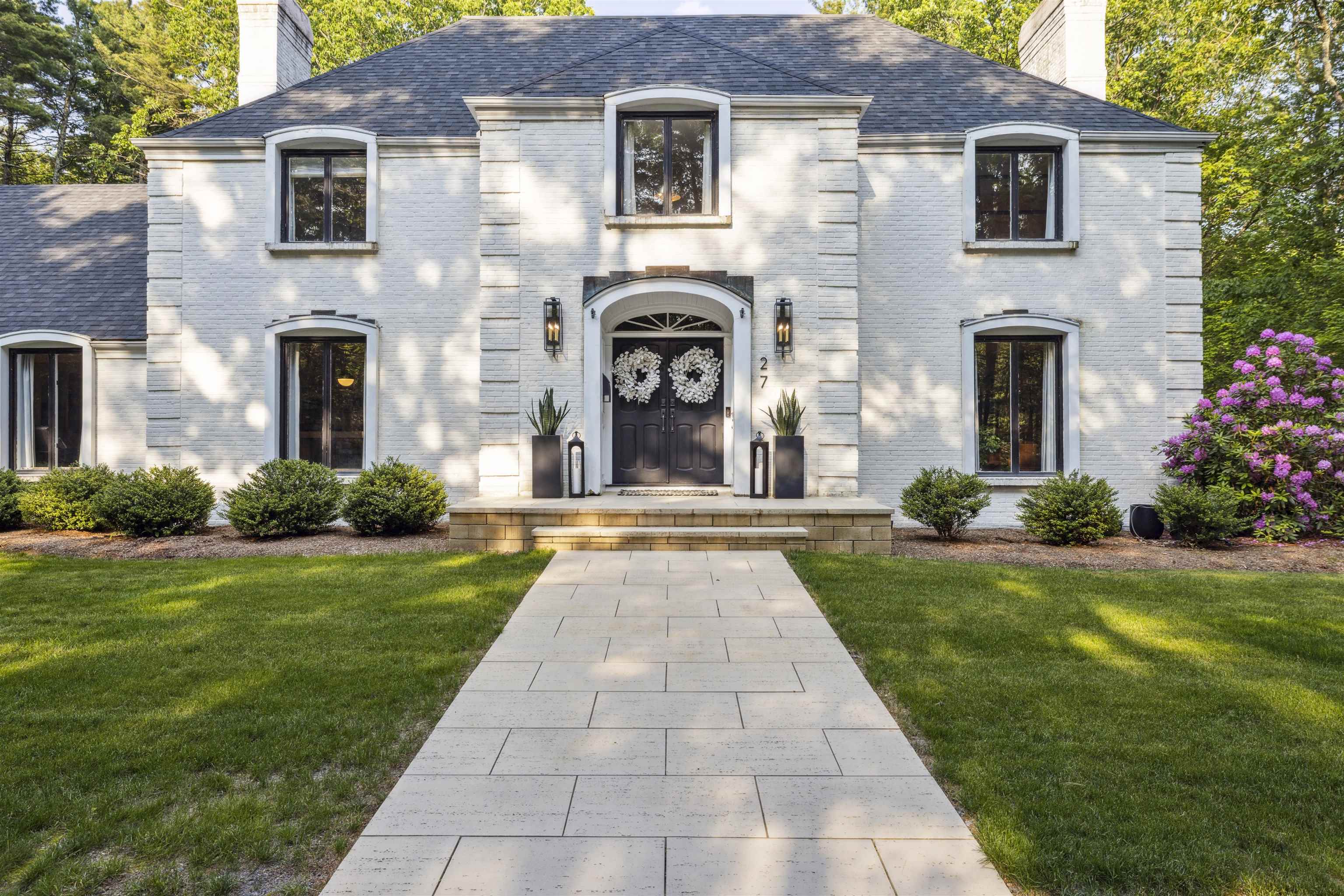 27 Nathan Lord Rd, Amherst, NH 03031