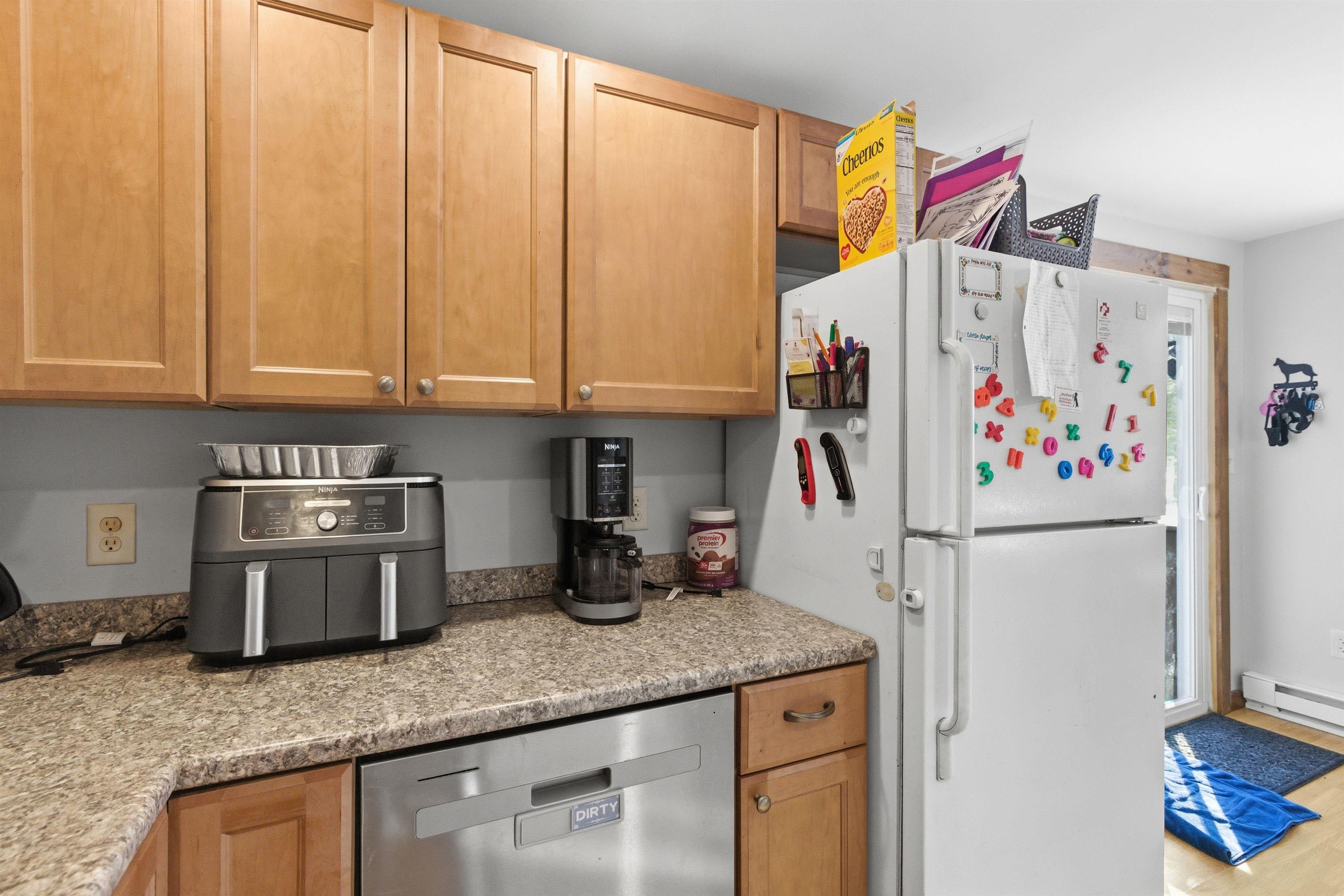 10 Woodlawn Ave, Northfield, NH 03276