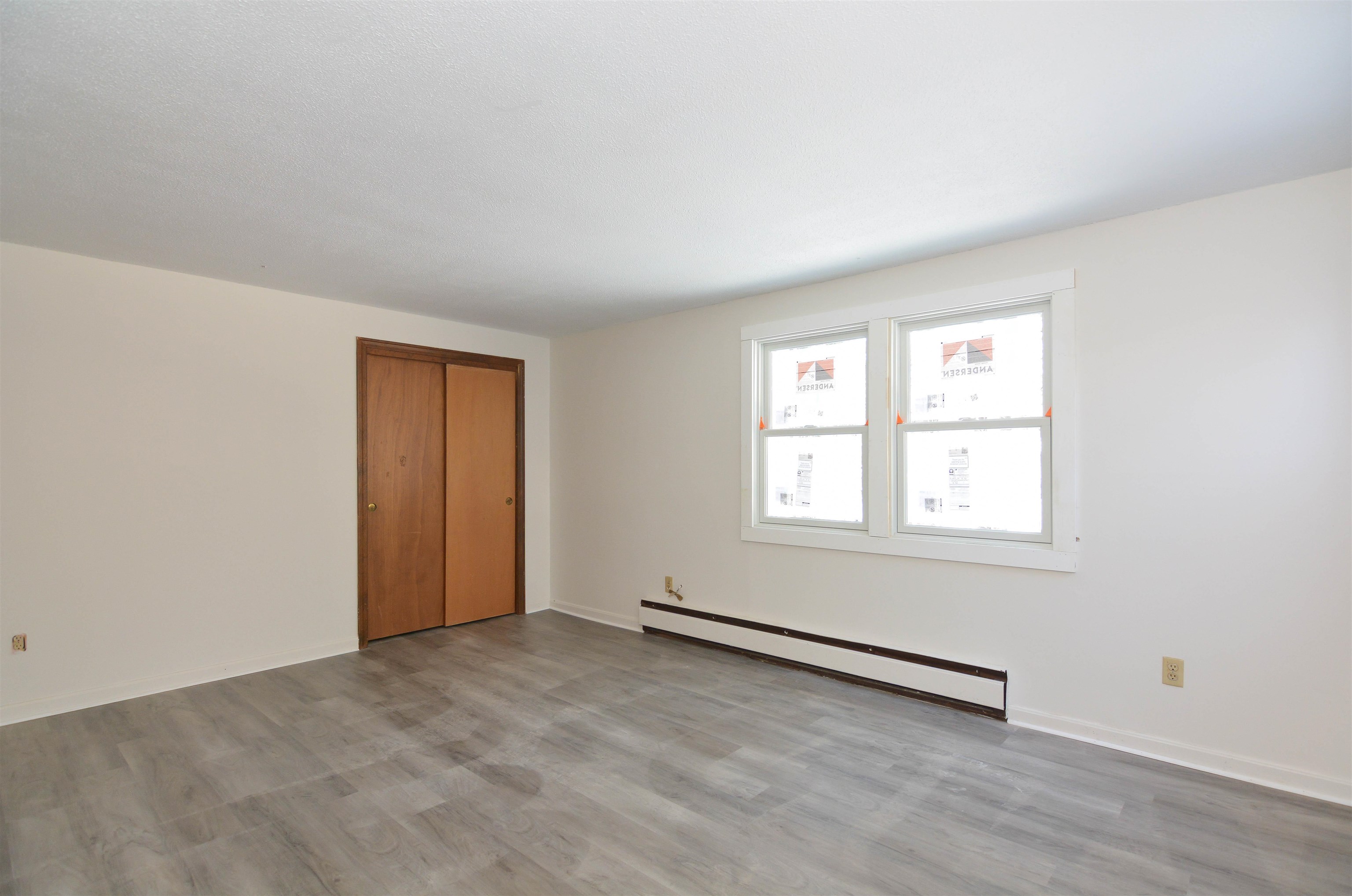 3 Holly Ln, Londonderry, NH 03053