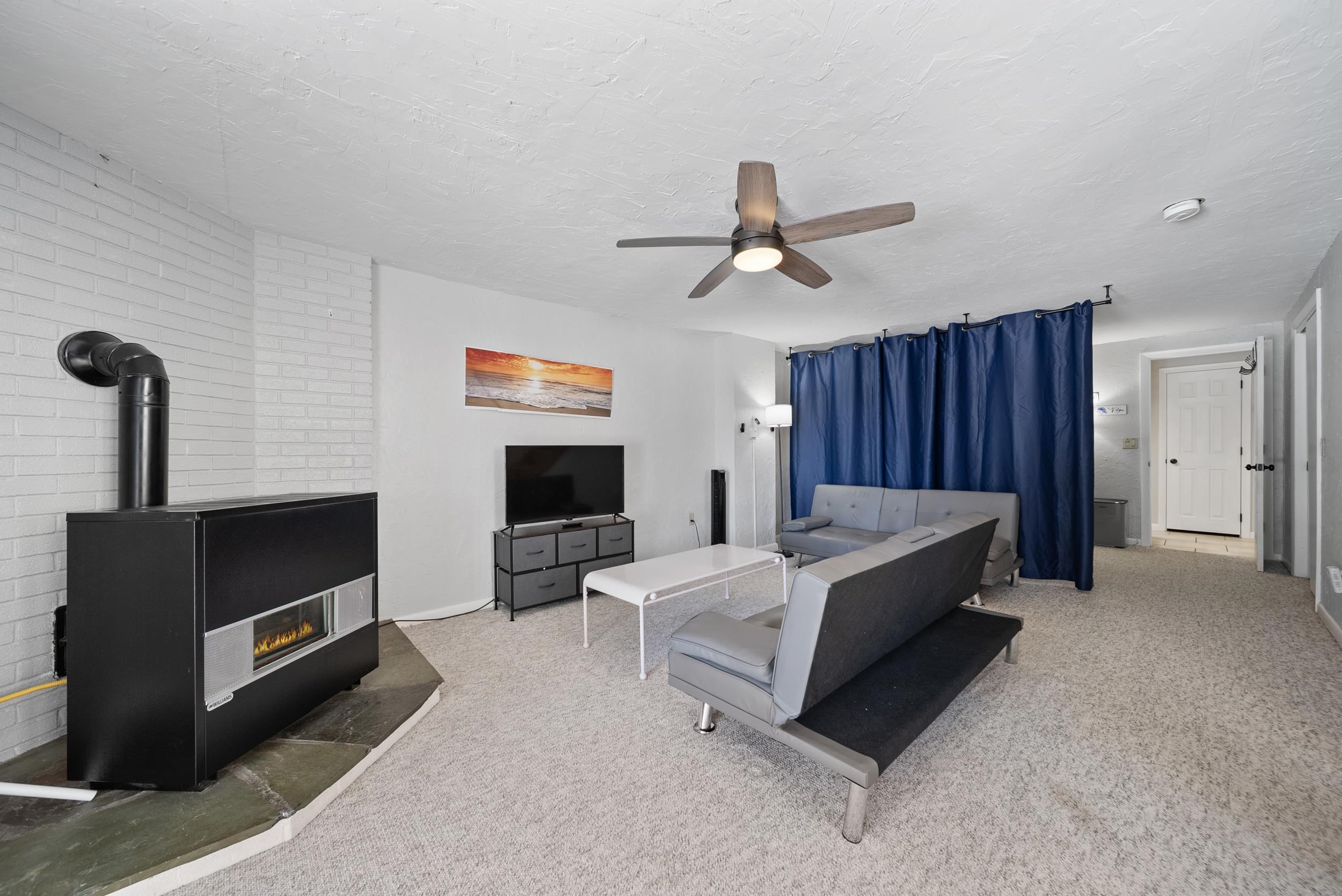 21 Village West Dr, Alexandria, NH 03222