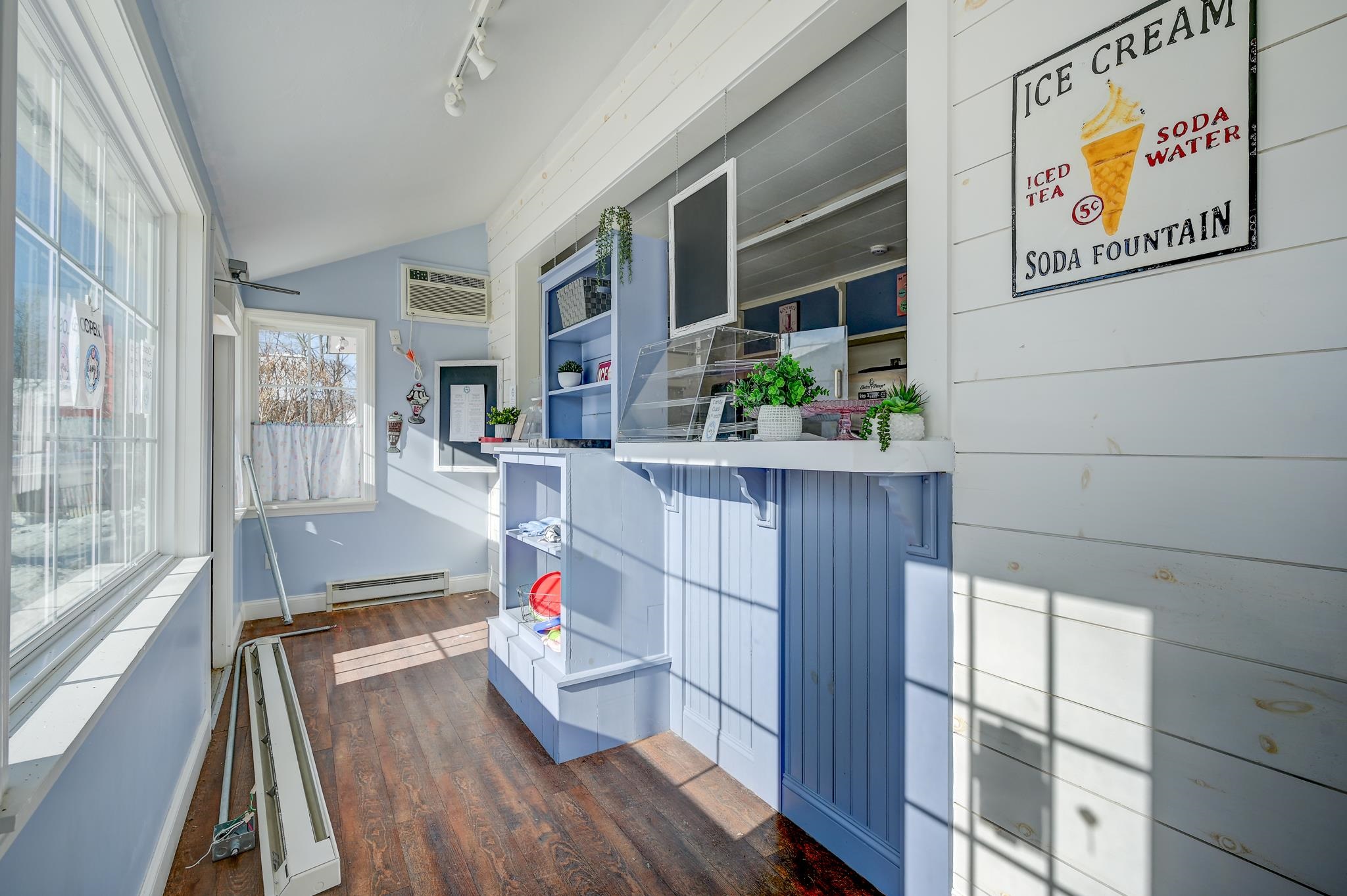 76 Main St, Conway, NH 03818