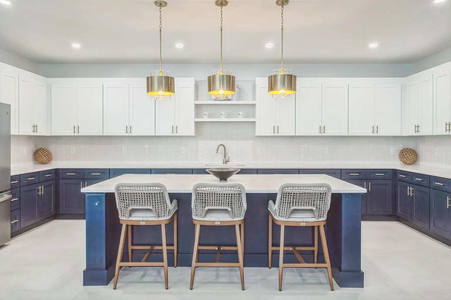 220 Robin Hood Dr, Exeter, NH 03833