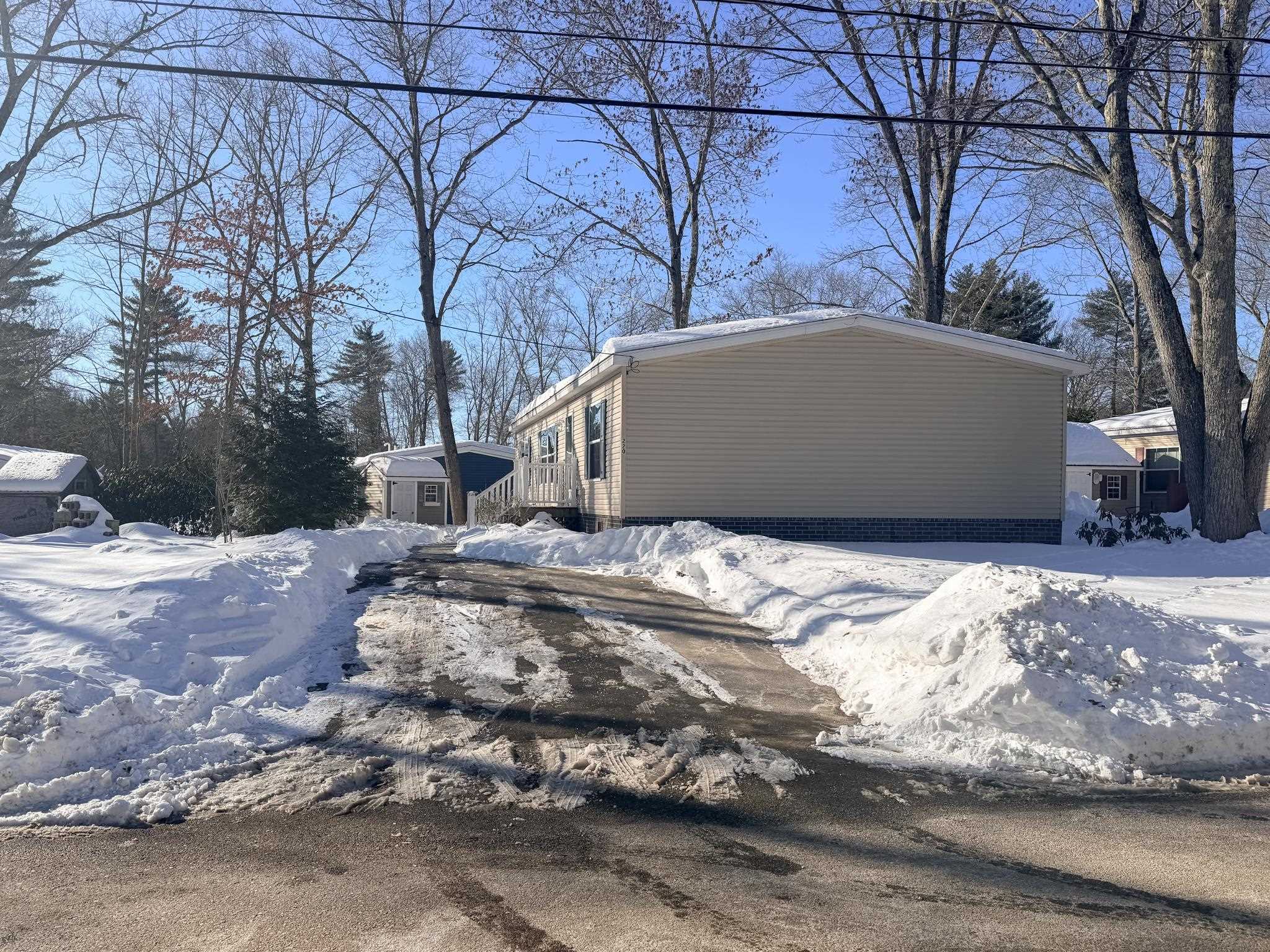 220 Robin Hood Dr, Exeter, NH 03833