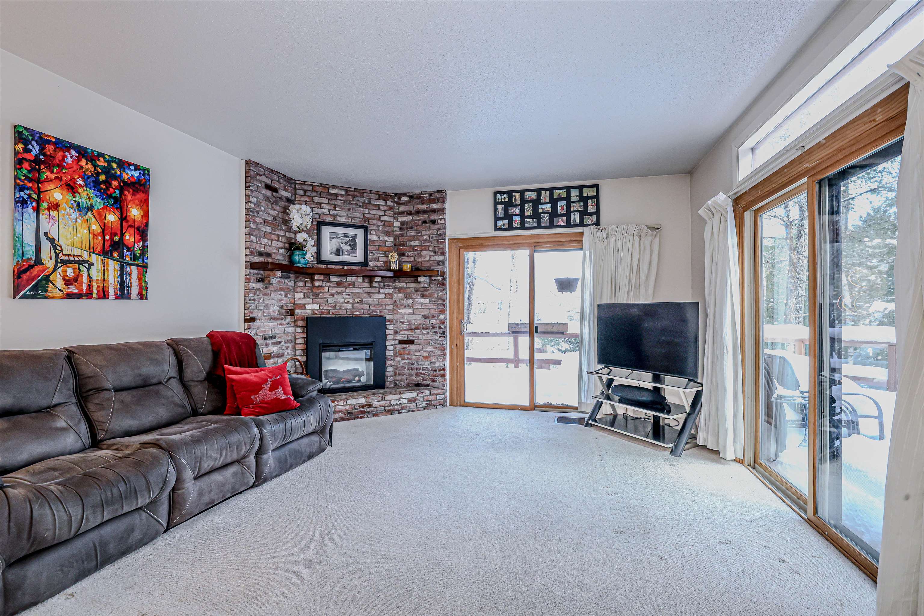 840 Cove Dr, Grantham, NH 03753