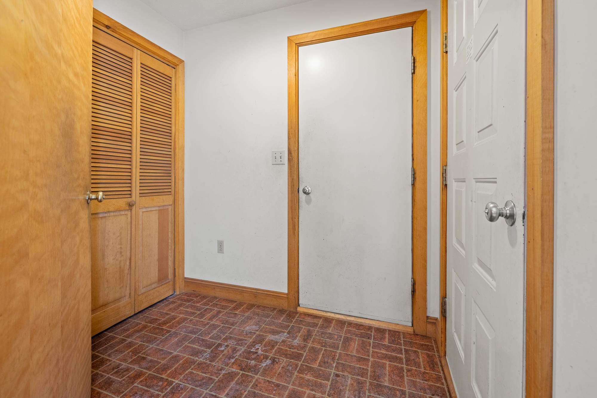 4 Haskins Rd, Hanover, NH 03755