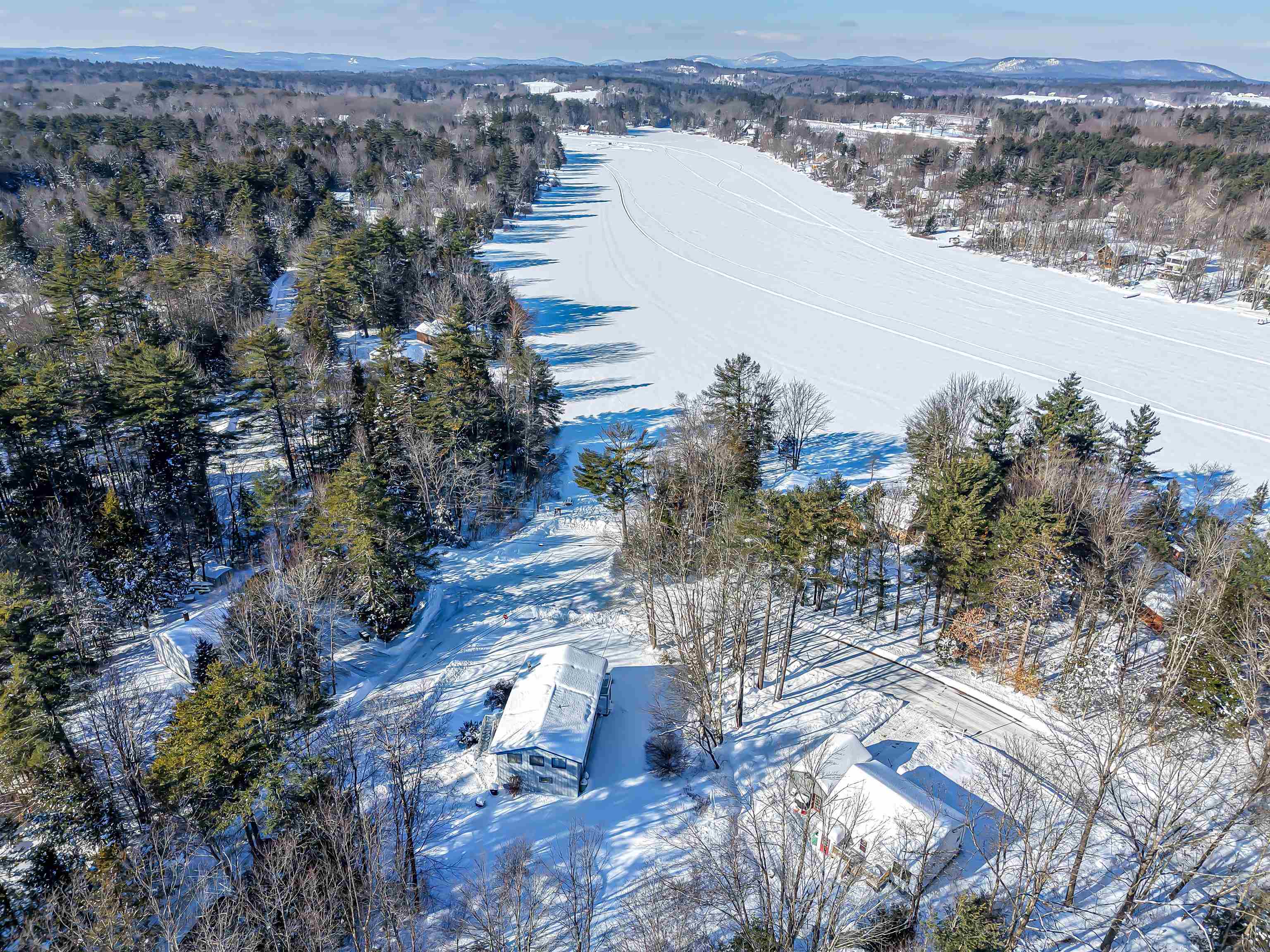4 N Shore Dr, Barnstead, NH 03225