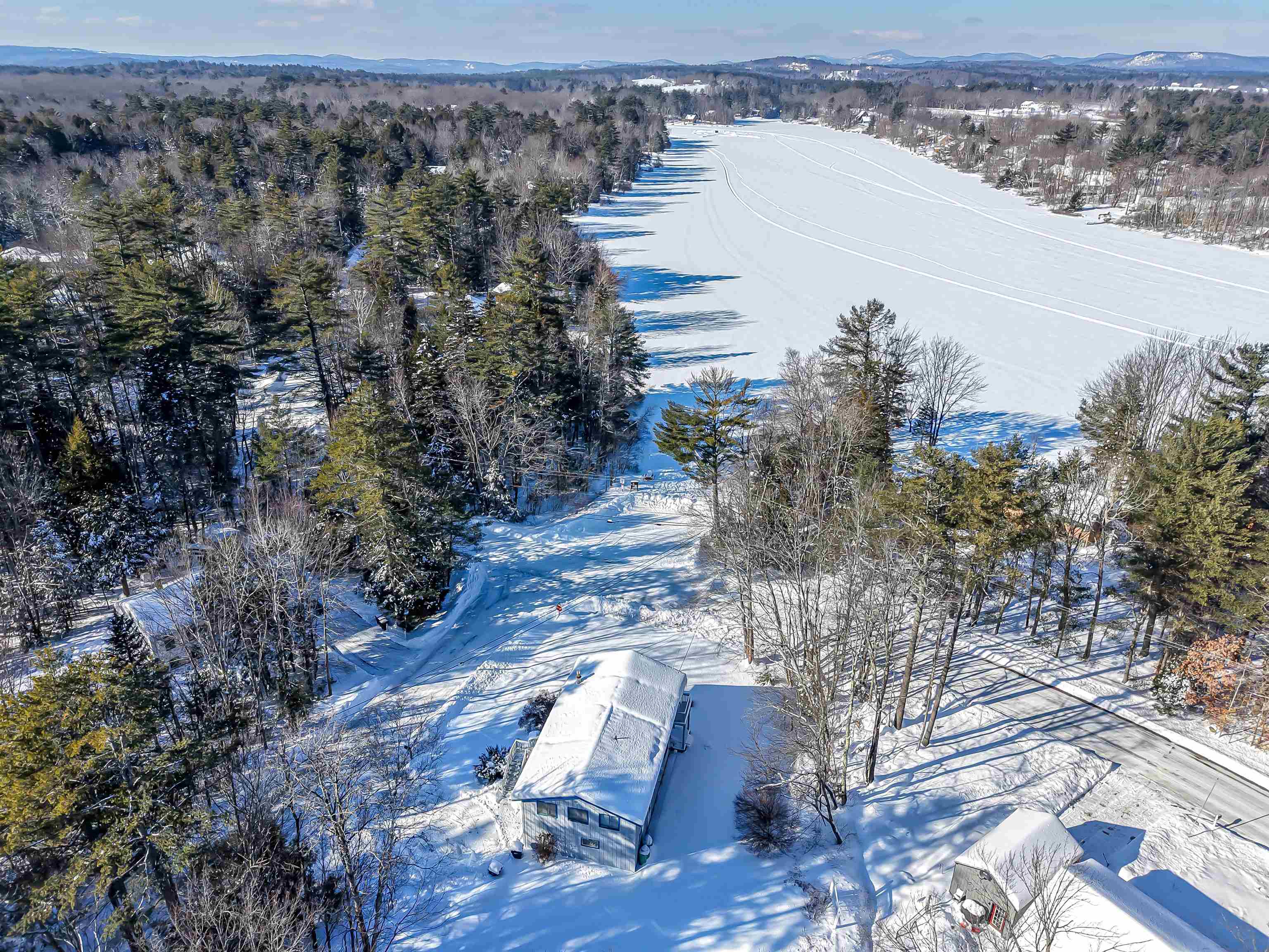 4 N Shore Dr, Barnstead, NH 03225