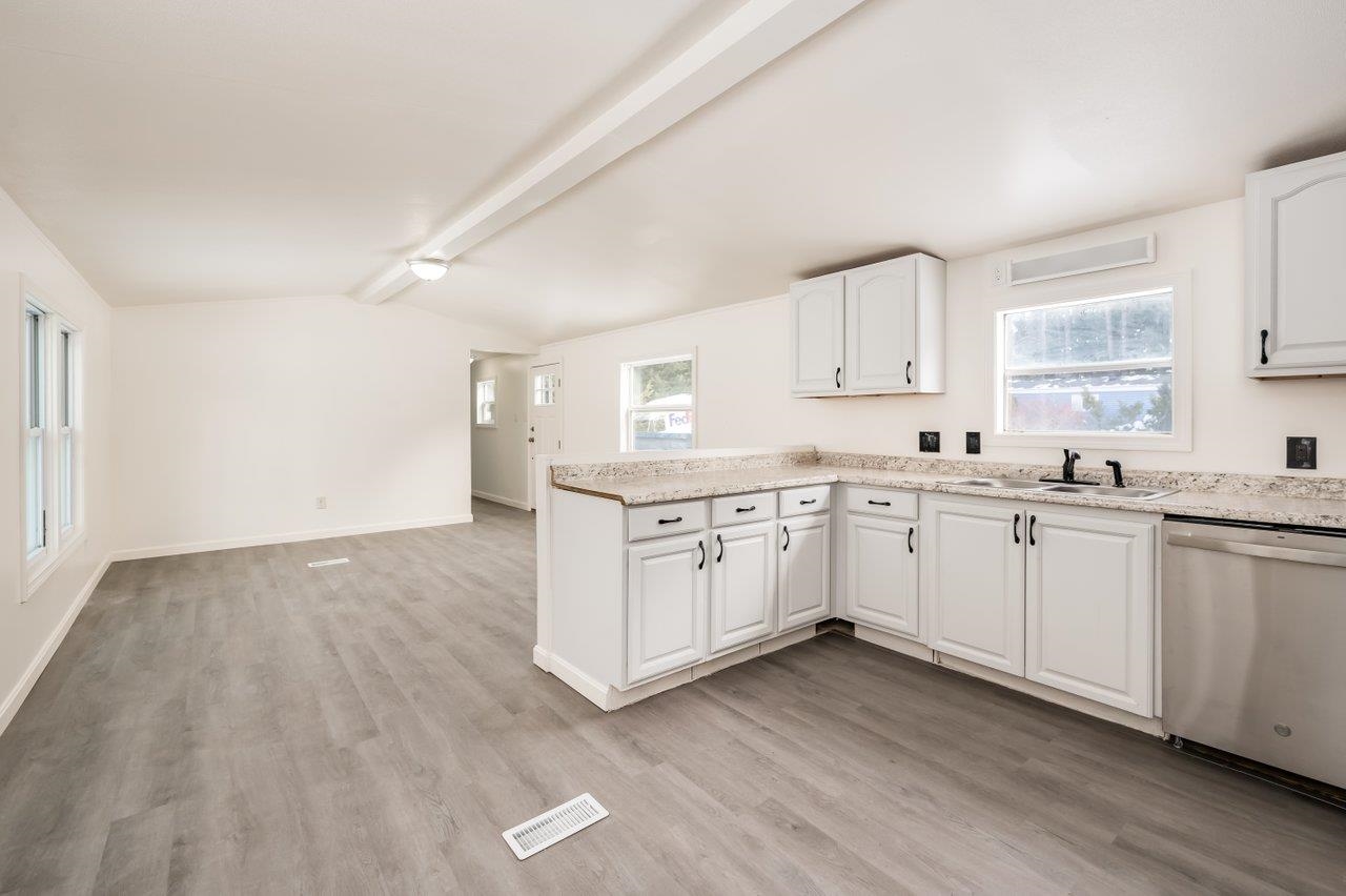 46 Limestone Ln, Rochester, NH 03867