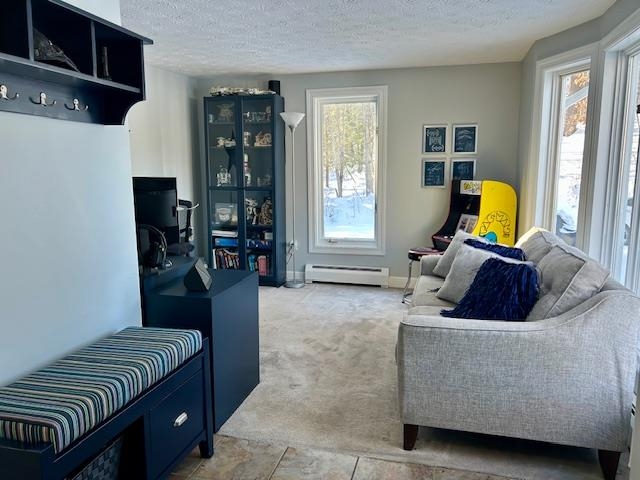 13B Hedgerow Dr, Hudson, NH 03051