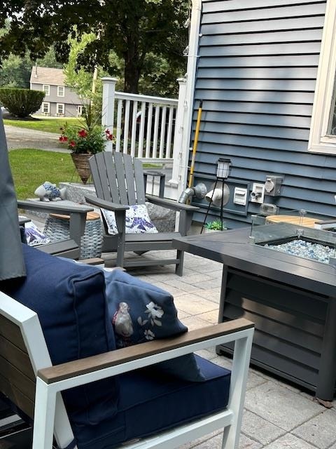 13B Hedgerow Dr, Hudson, NH 03051