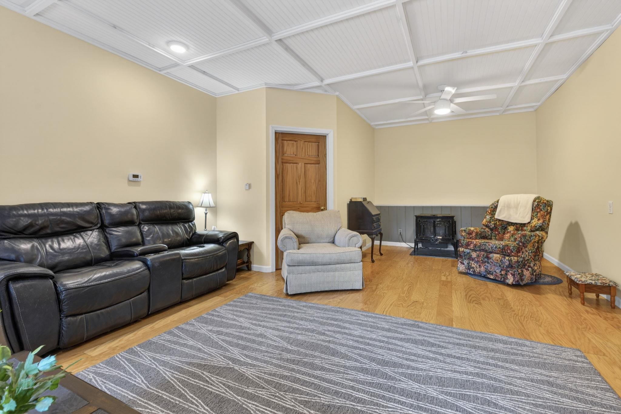 85 Intervale Rd, Wilton, NH 03086