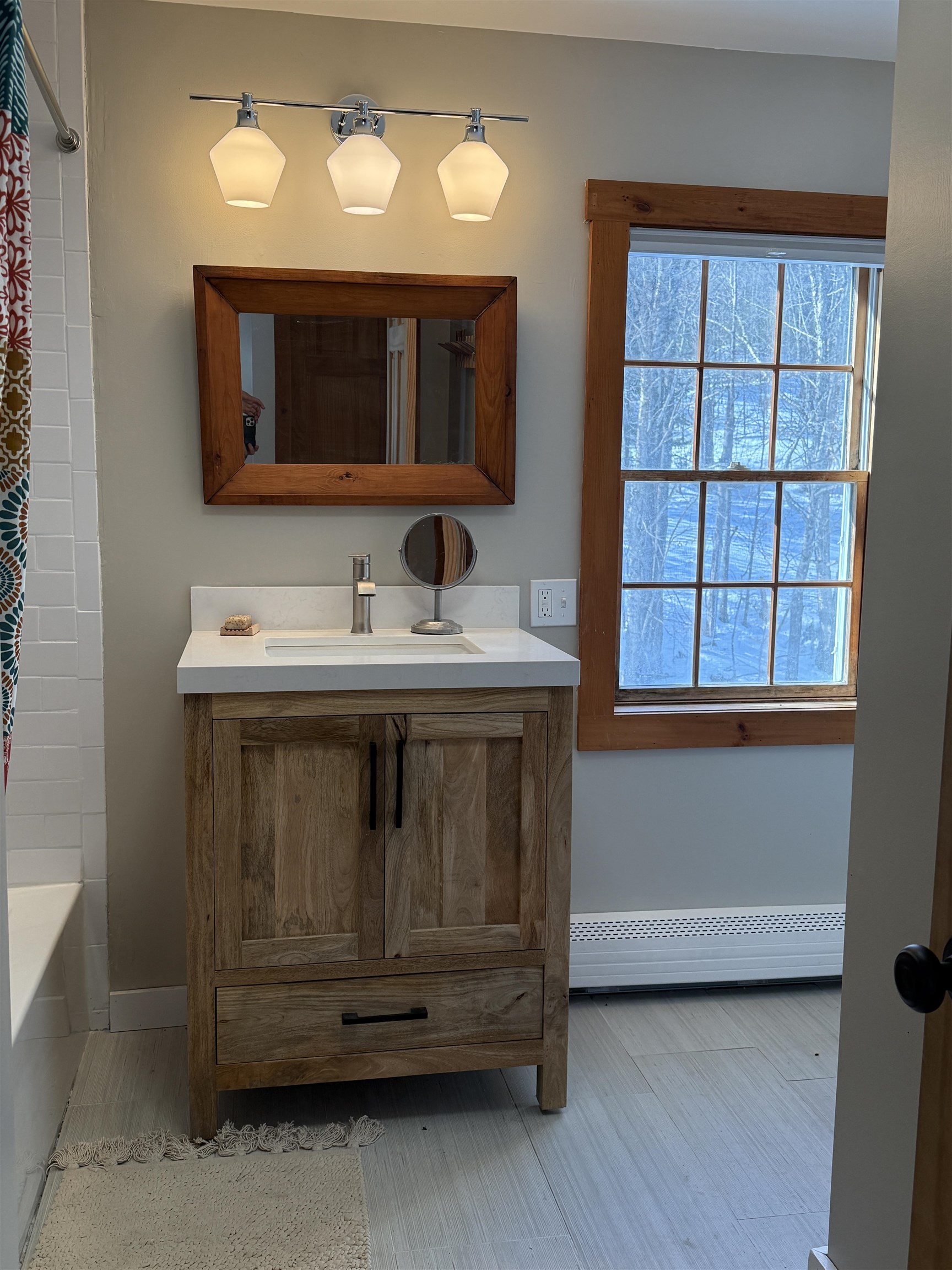 FULL BATH ON 2ND FLOOR 24774166