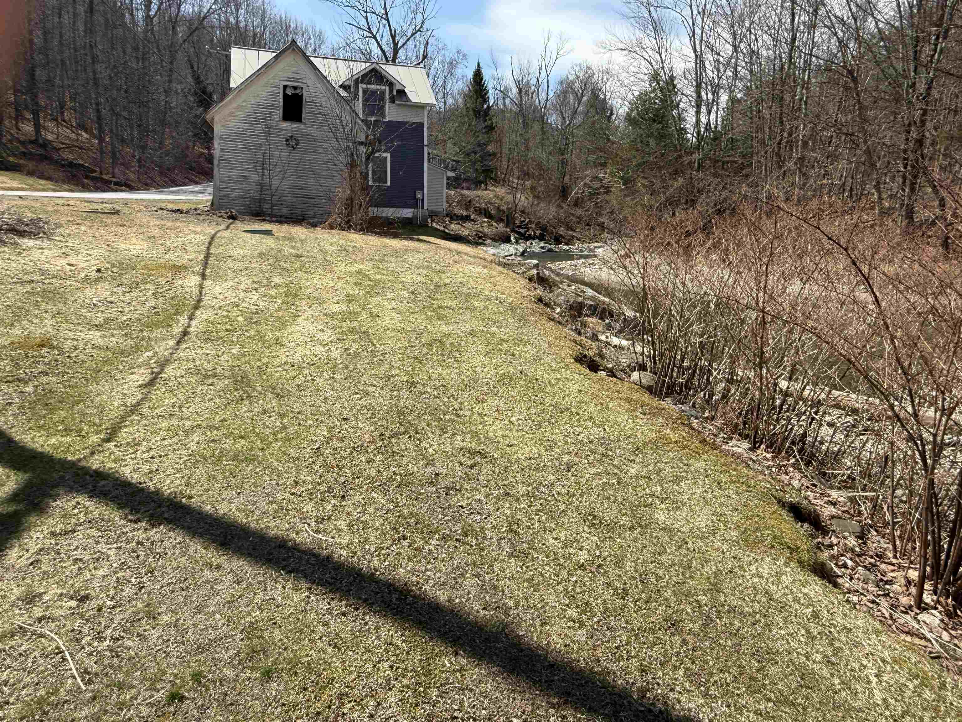 SIDE YARD AREA 25015832