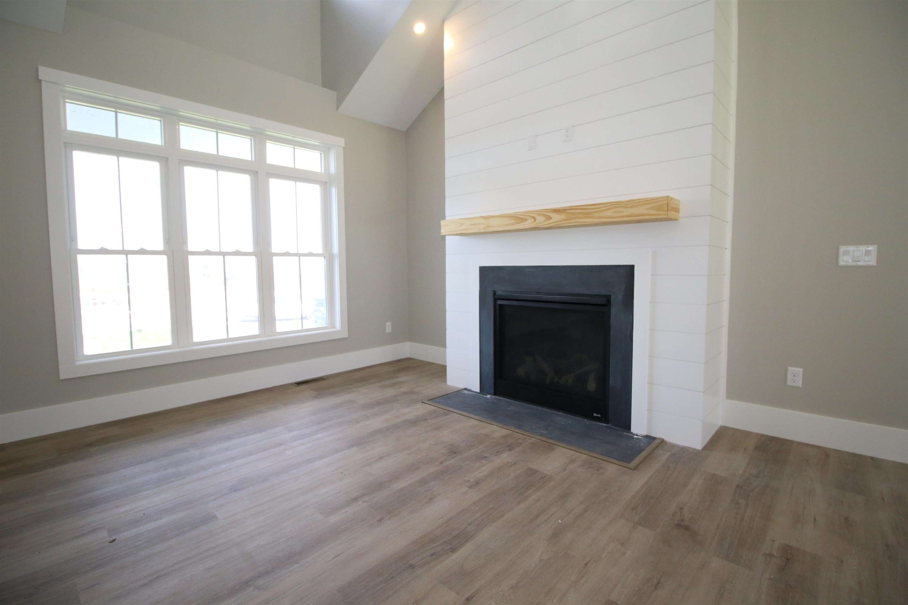 77 Salisbury Rd, Mont Vernon, NH 03057