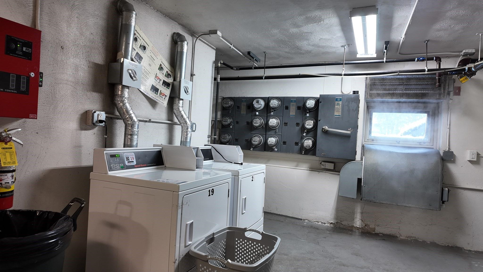 99 Cluff Crossing Rd, Salem, NH 03079