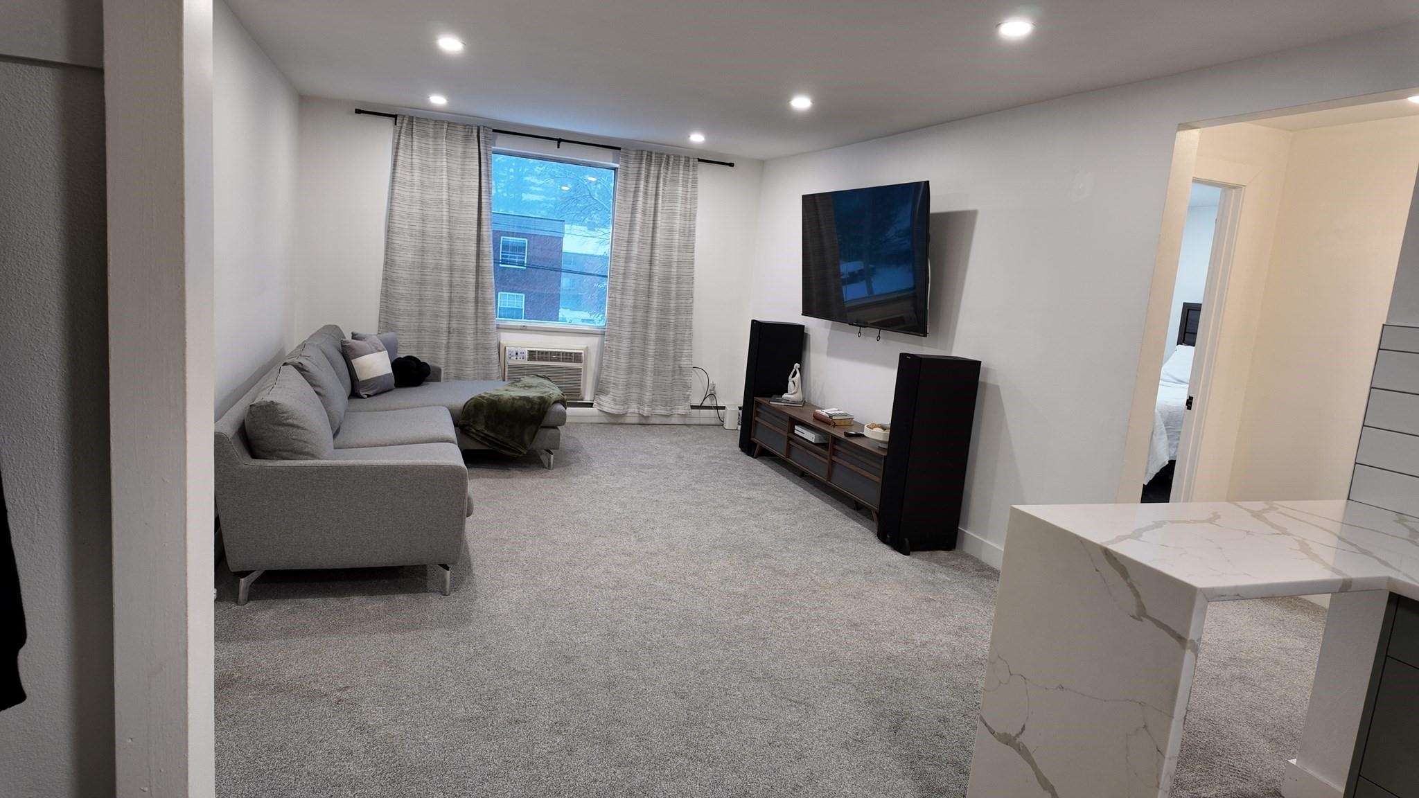 99 Cluff Crossing Rd, Salem, NH 03079