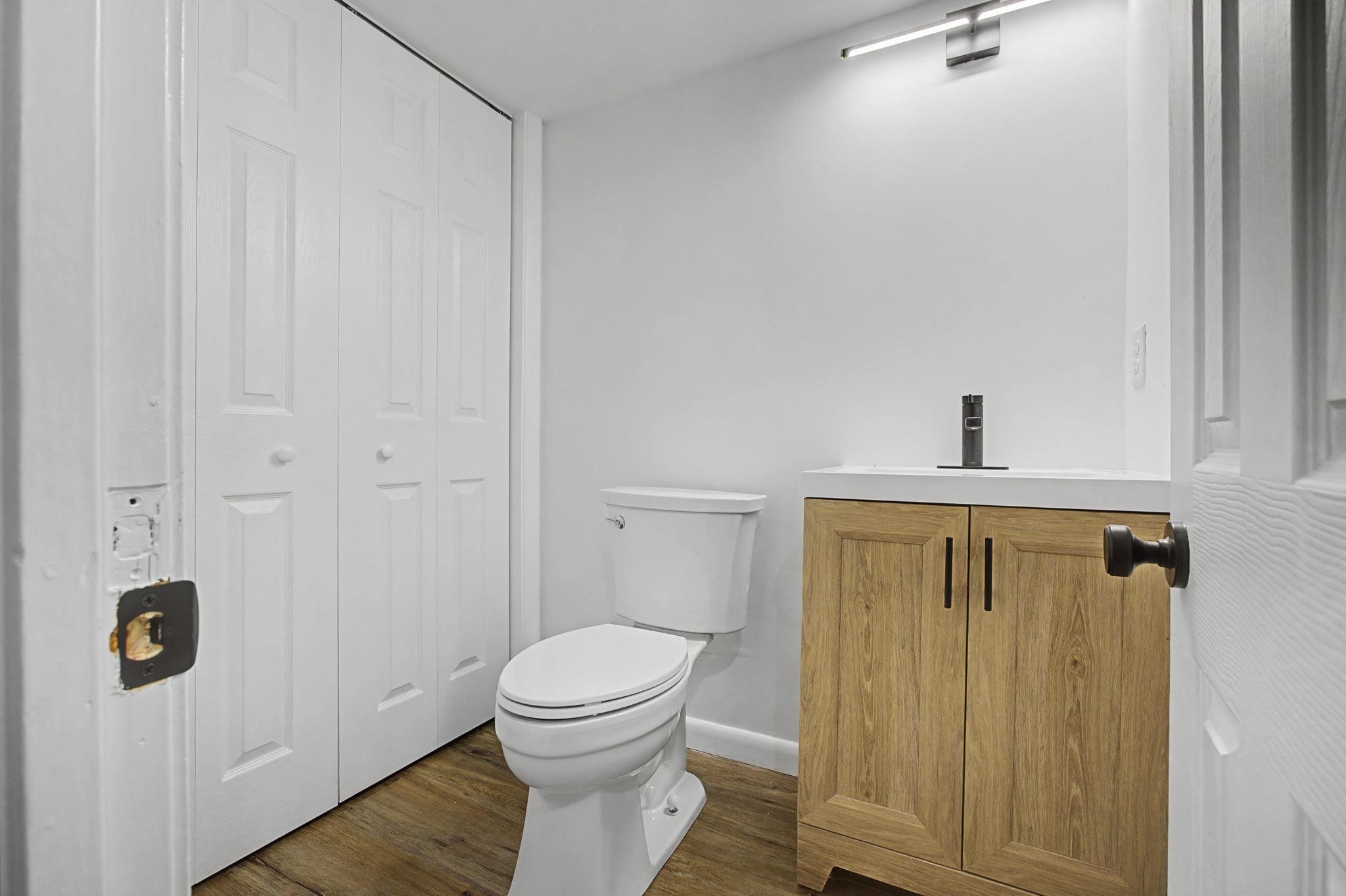 12 Davis Rd, Merrimack, NH 03054