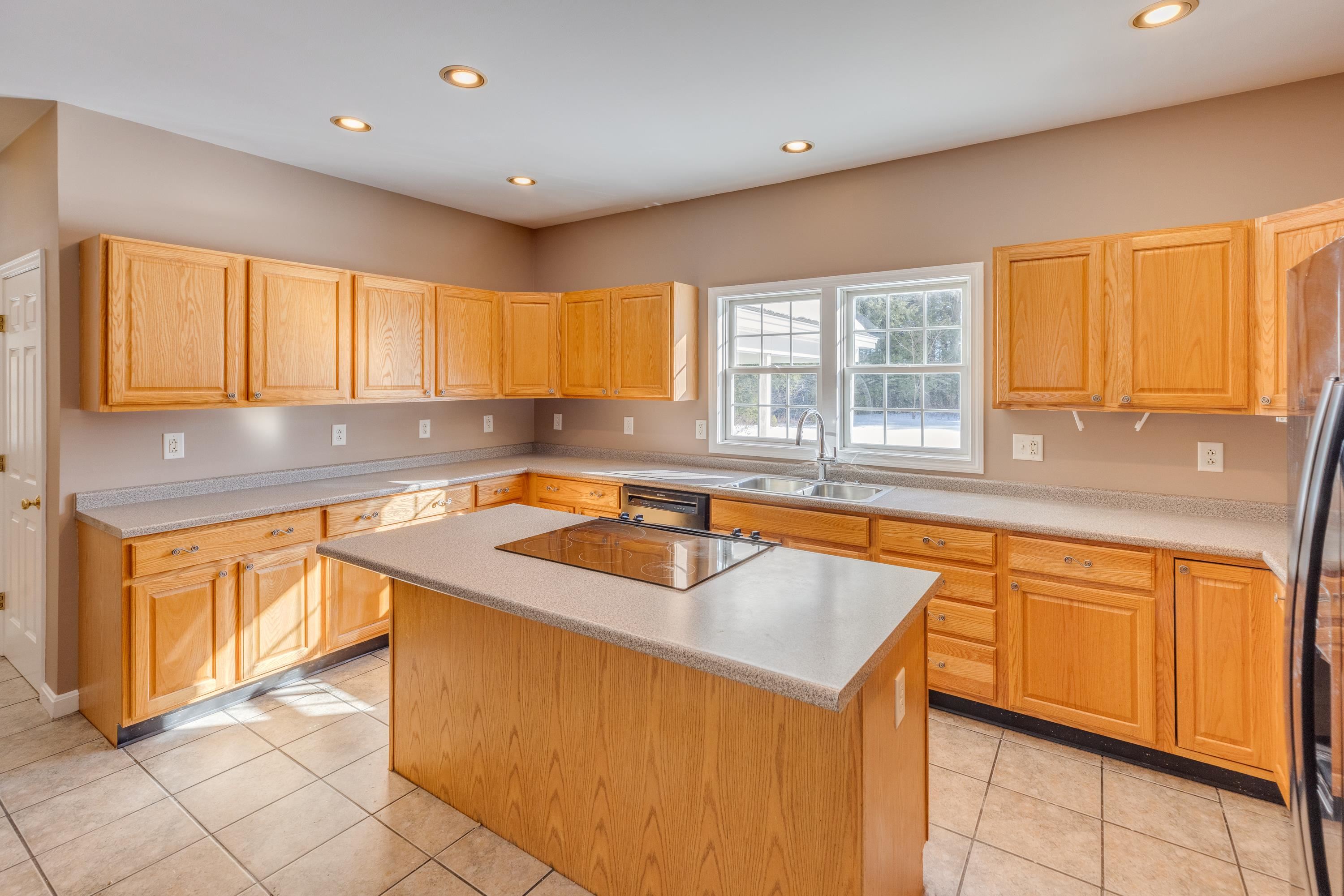 82 Jenness Hill Rd, Bristol, NH 03222