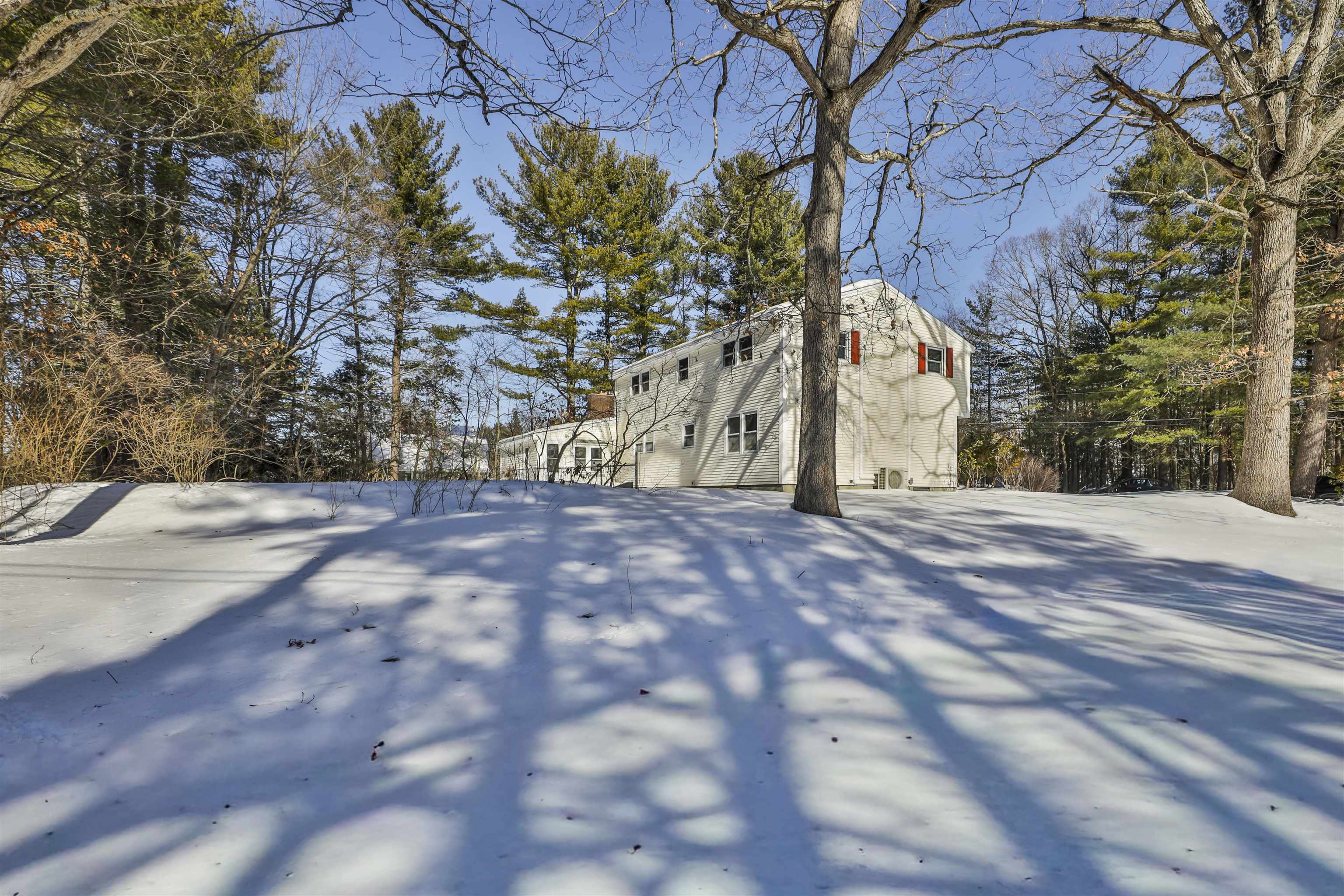 139 Peele Rd, Nashua, NH 03062