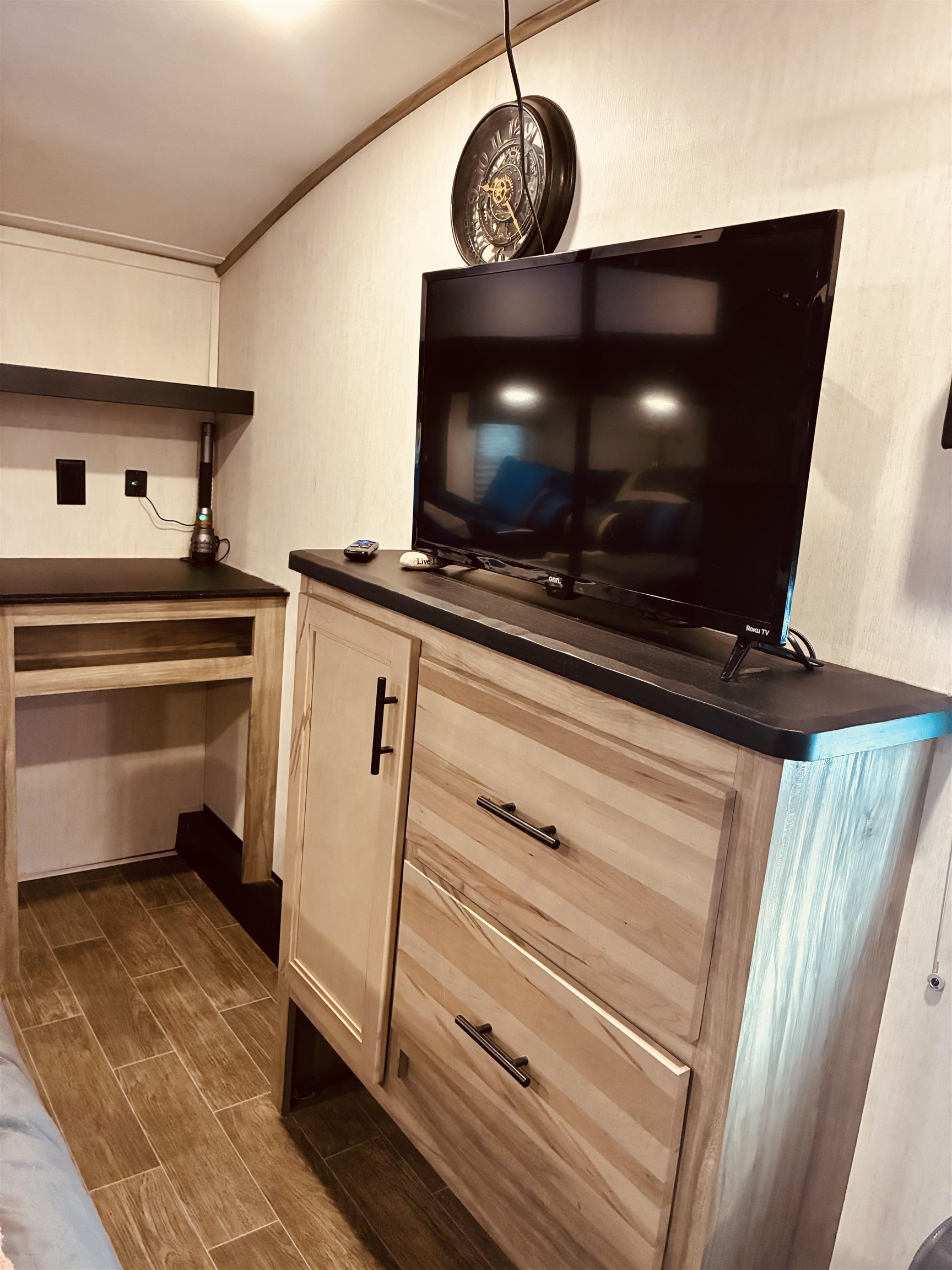 848 Diamond Pond Rd, Stewartstown, NH 03597