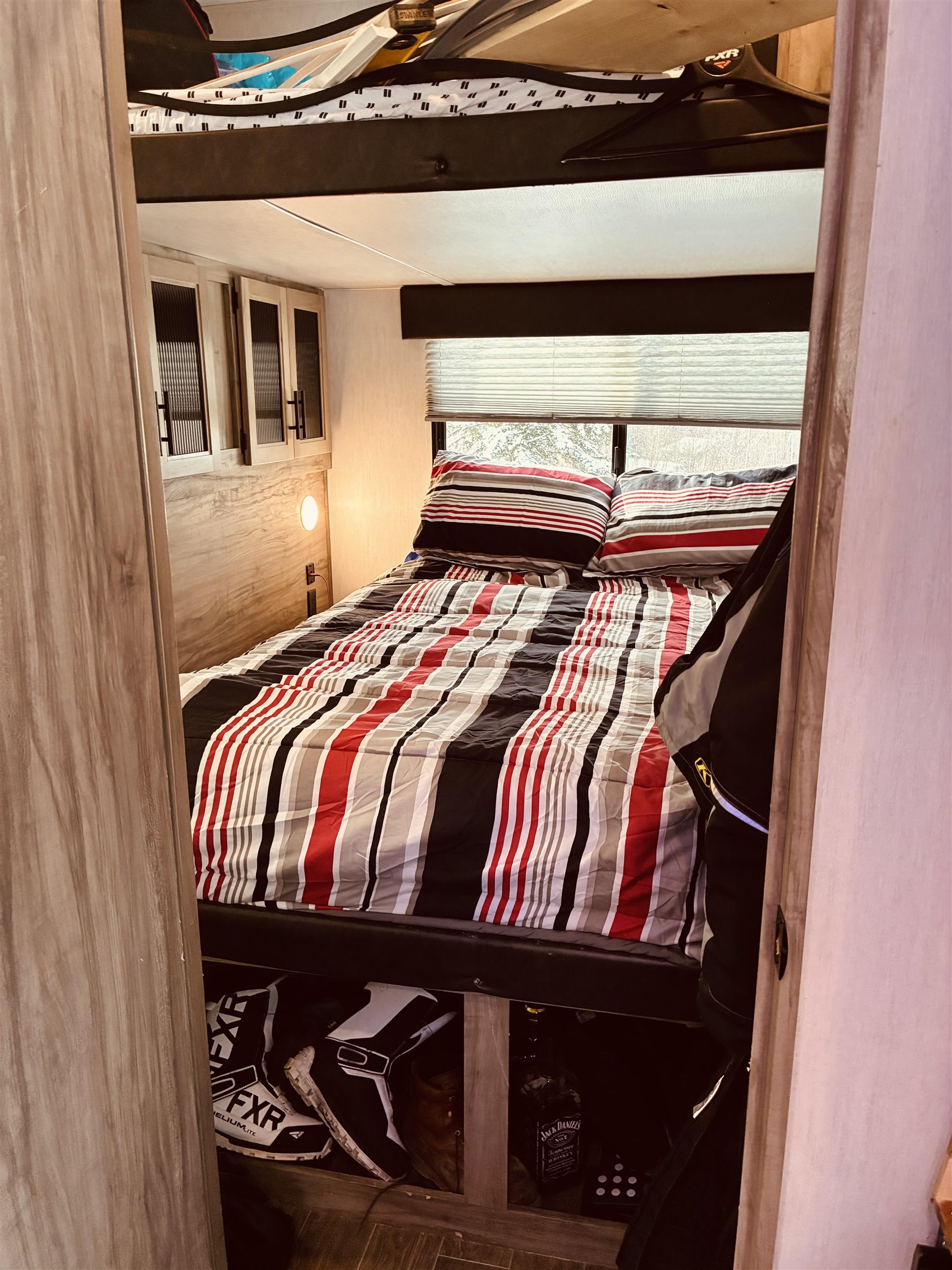 848 Diamond Pond Rd, Stewartstown, NH 03597