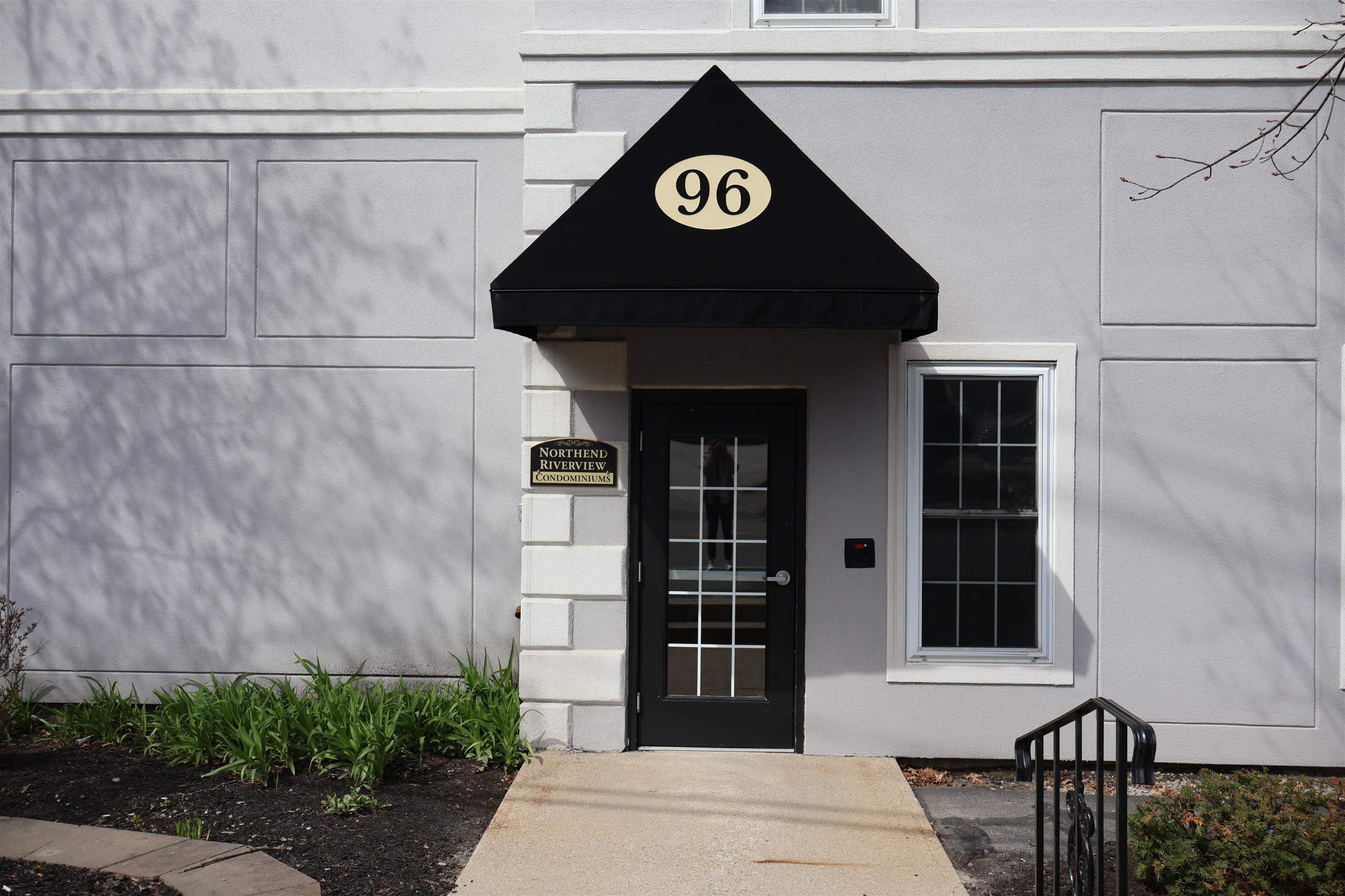 96 River Rd #303, Manchester, NH 03104