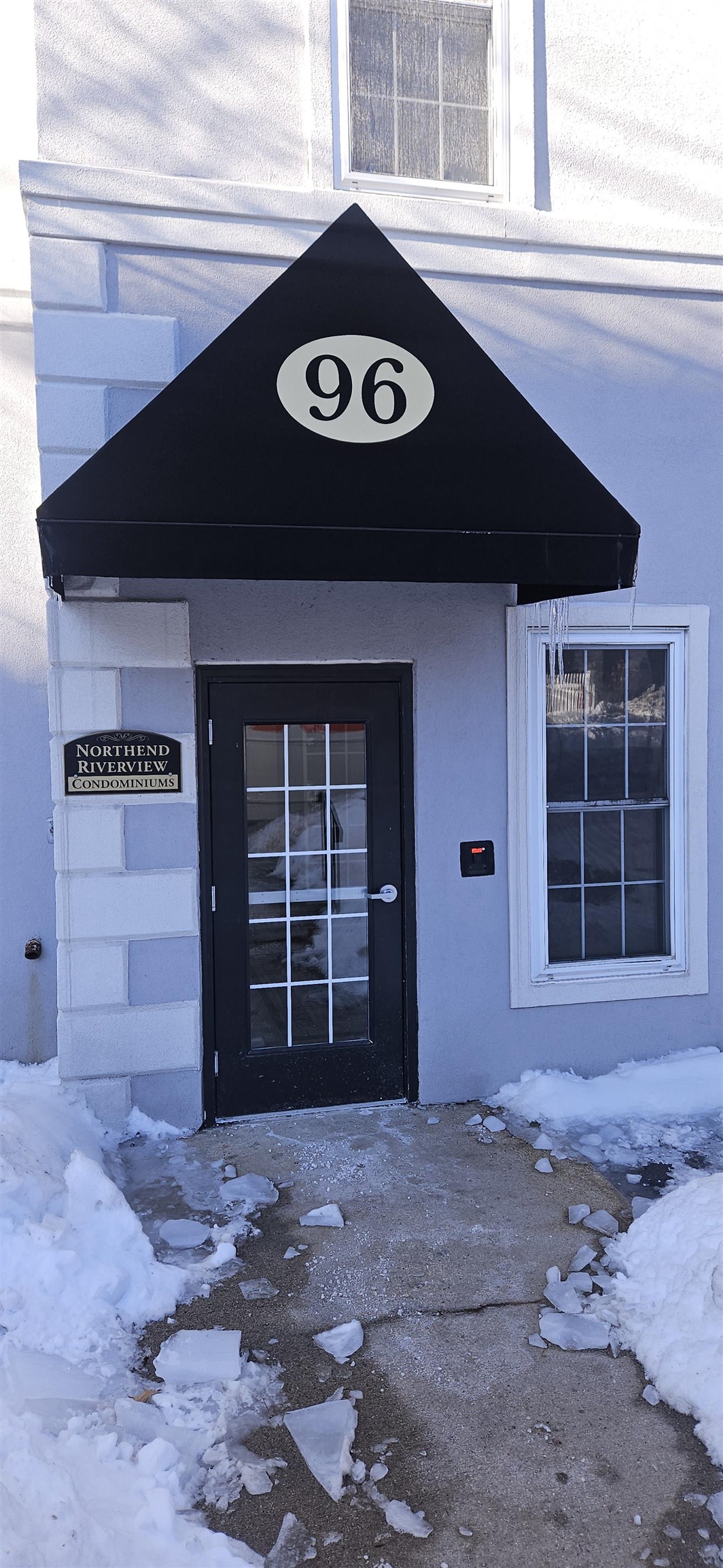 96 River Rd, Manchester, NH 03104